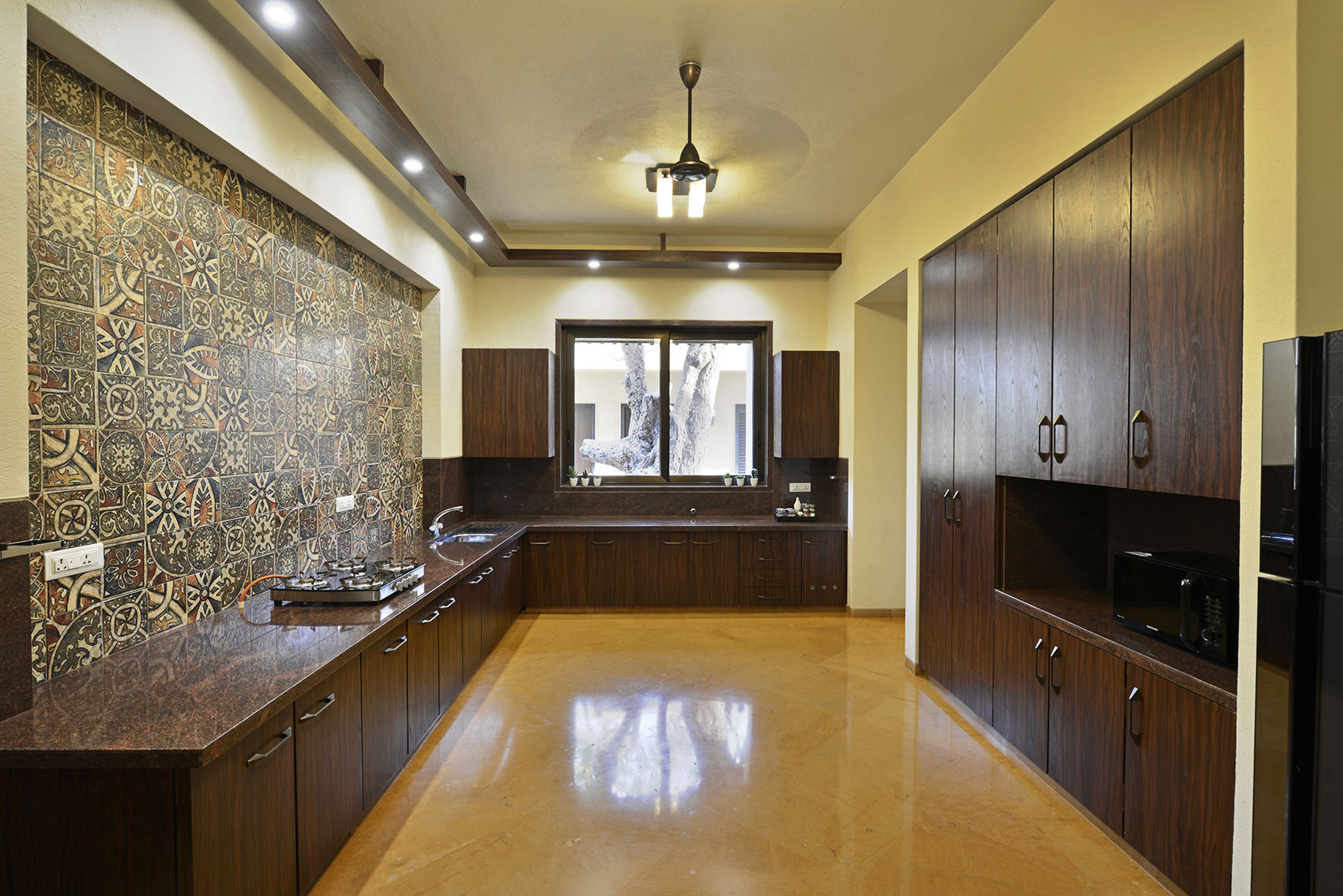 A Stunning Contemporary Villa with Open and Airy Interiors in the Khandala Valley, India by GA design (11)