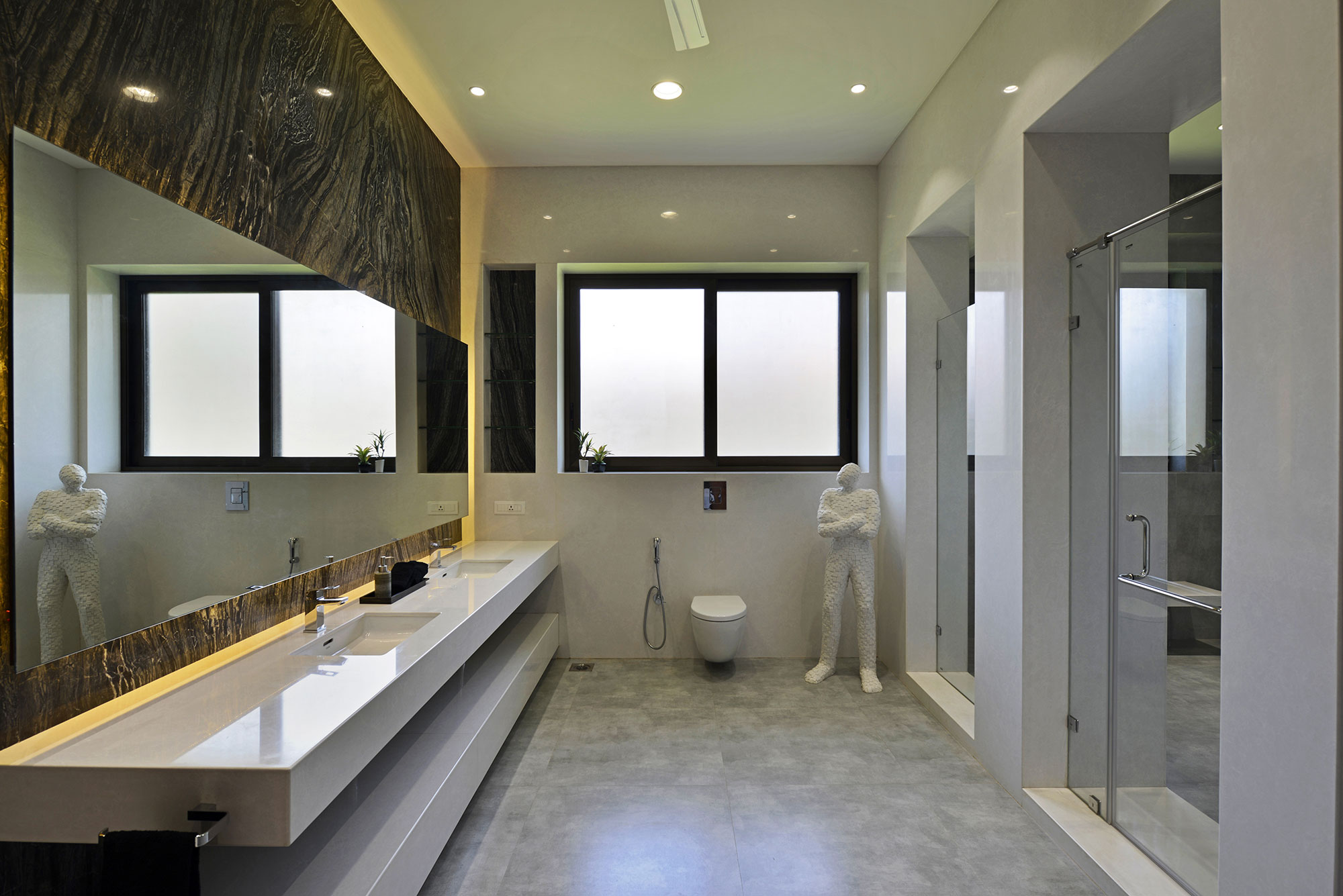 A Stunning Contemporary Villa with Open and Airy Interiors in the Khandala Valley, India by GA design (30)
