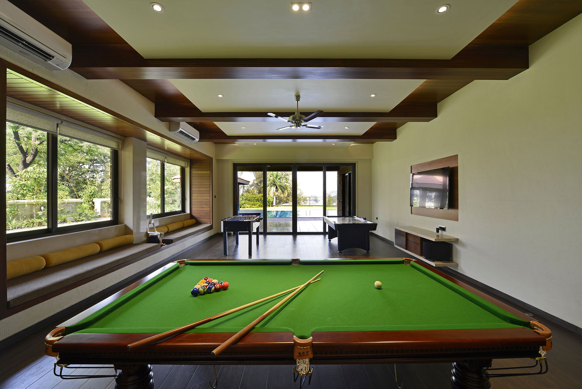 A Stunning Contemporary Villa with Open and Airy Interiors in the Khandala Valley, India by GA design (31)