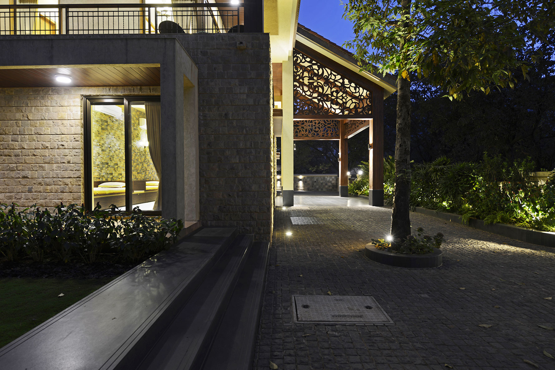 A Stunning Contemporary Villa with Open and Airy Interiors in the Khandala Valley, India by GA design (34)