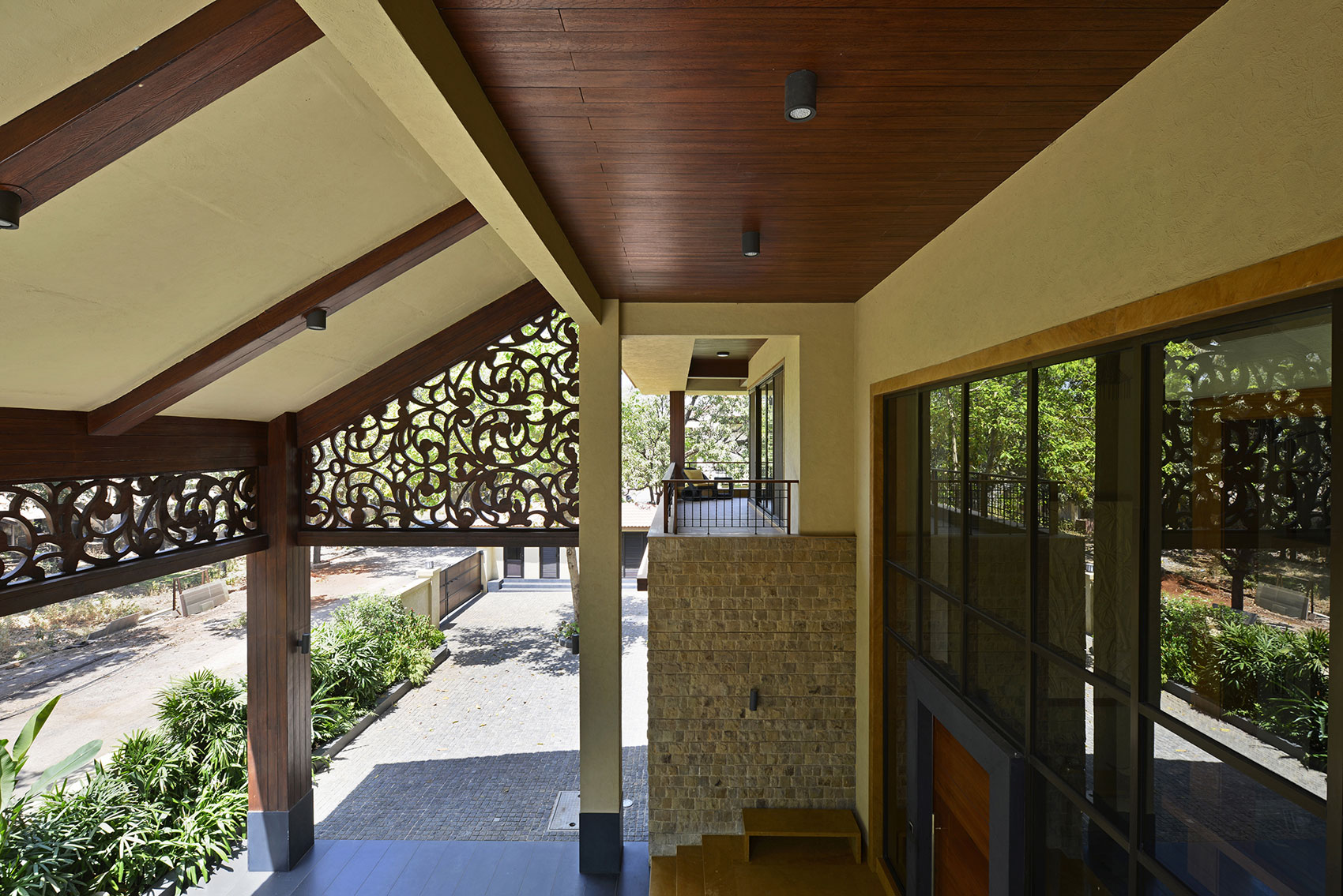 A Stunning Contemporary Villa with Open and Airy Interiors in the Khandala Valley, India by GA design (4)