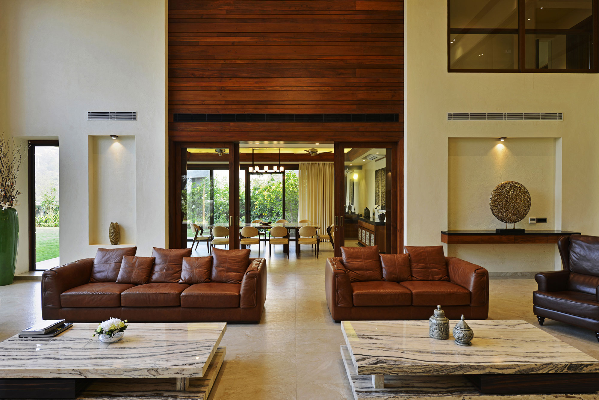 A Stunning Contemporary Villa with Open and Airy Interiors in the Khandala Valley, India by GA design (9)