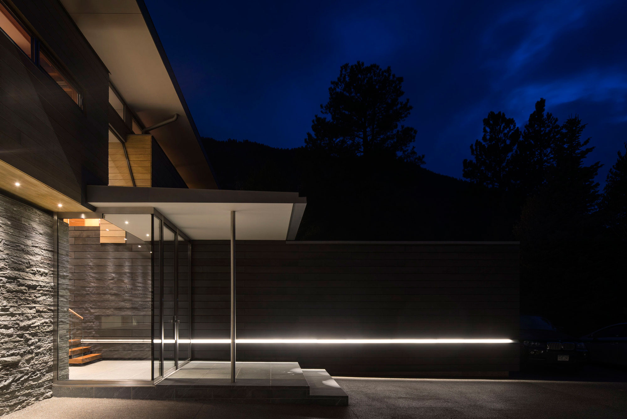 A Stunning Modern Home with Wonderful Views Over the Rocky Mountains in Aspen, Colorado by Bohlin Cywinski Jackson (11)