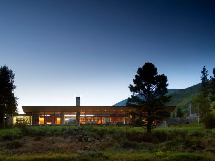 A Stunning Modern Home with Wonderful Views Over the Rocky Mountains in Aspen, Colorado by Bohlin Cywinski Jackson (14)
