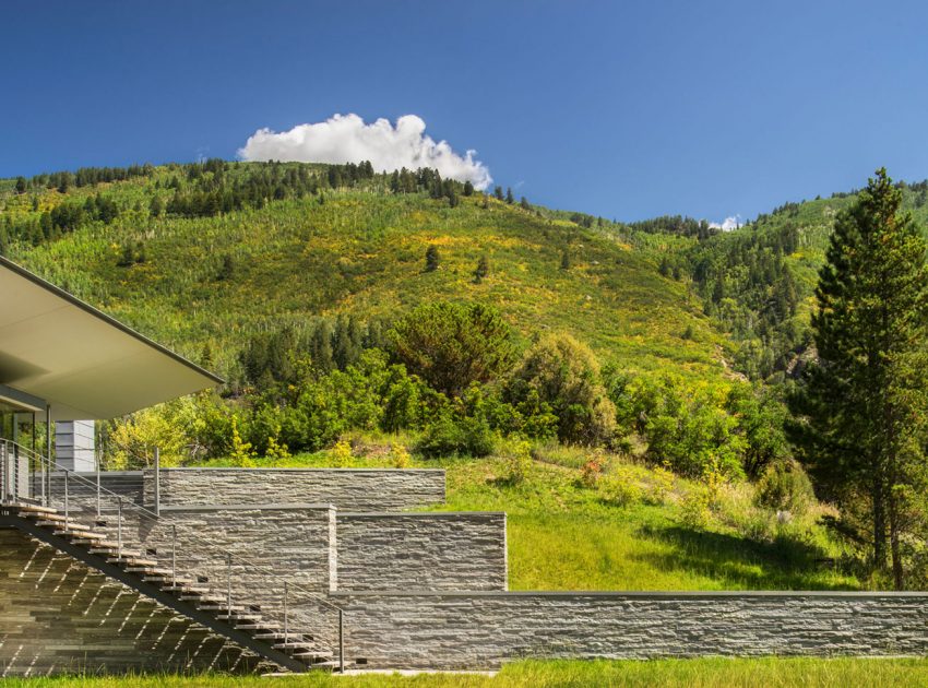 A Stunning Modern Home with Wonderful Views Over the Rocky Mountains in Aspen, Colorado by Bohlin Cywinski Jackson (3)