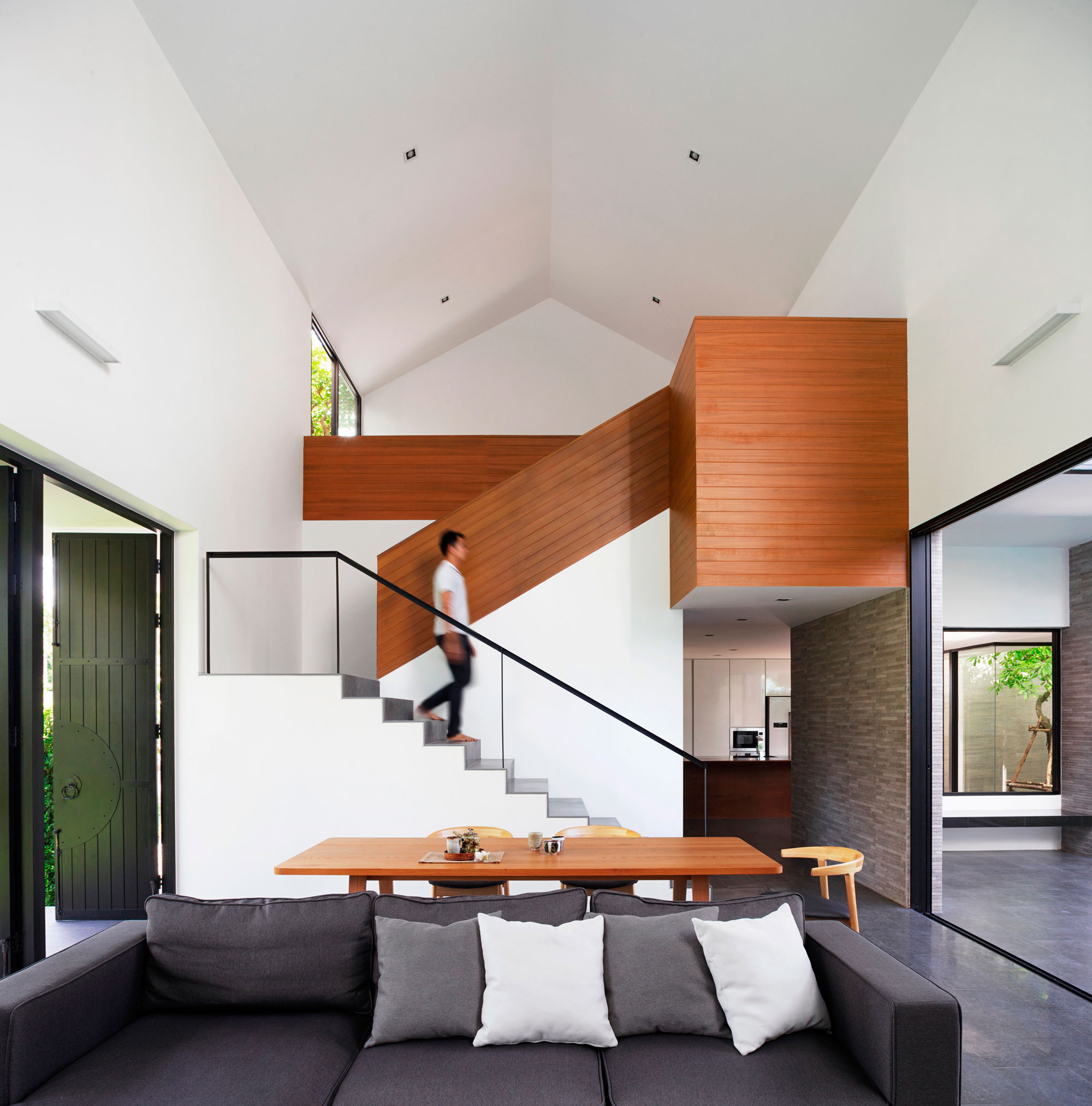 A Stunning Modern Tropical House in the Suburbs of Bangkok, Thailand by Ayutt and Associates Design (12)