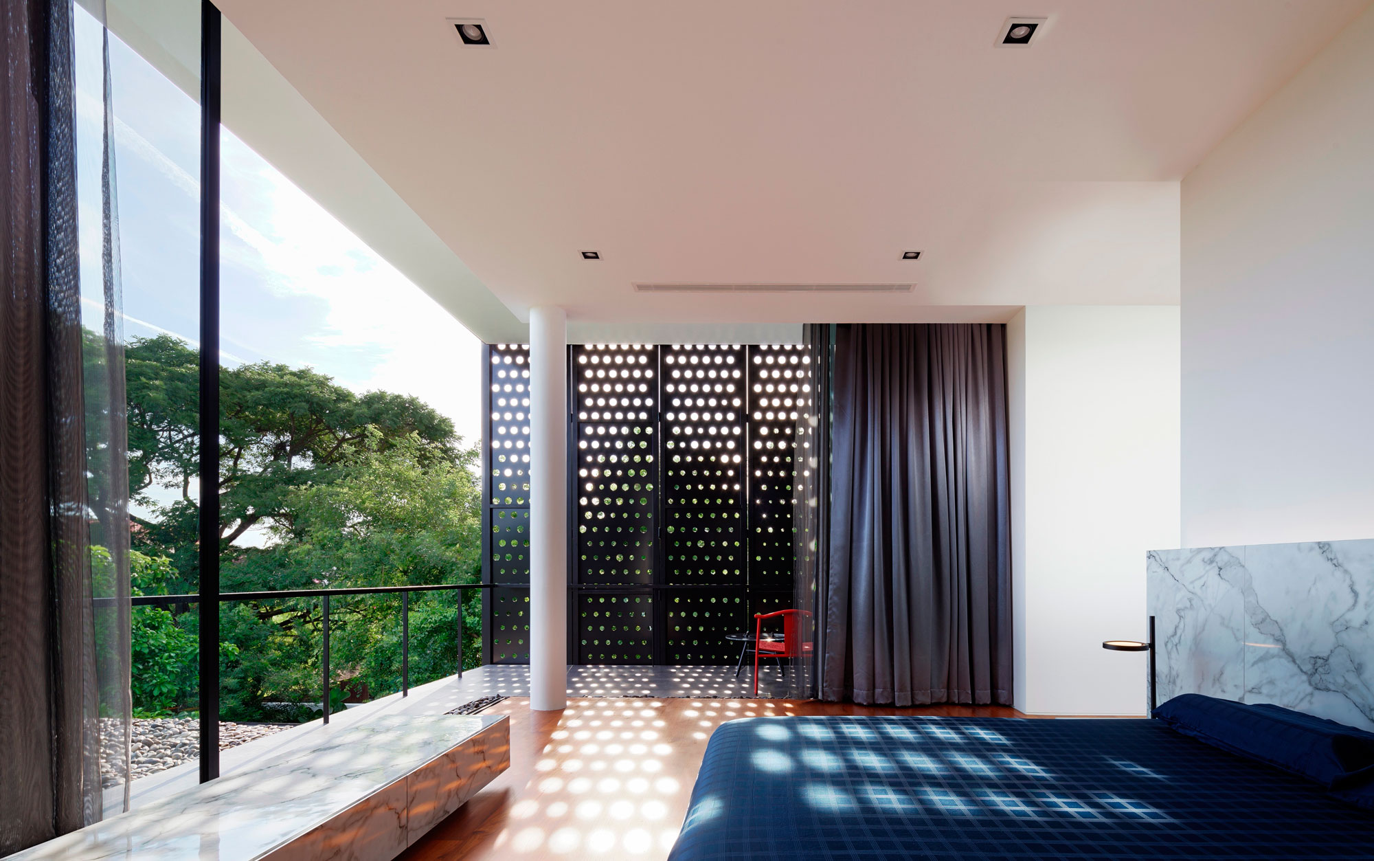 A Stunning Modern Tropical House in the Suburbs of Bangkok, Thailand by Ayutt and Associates Design (18)