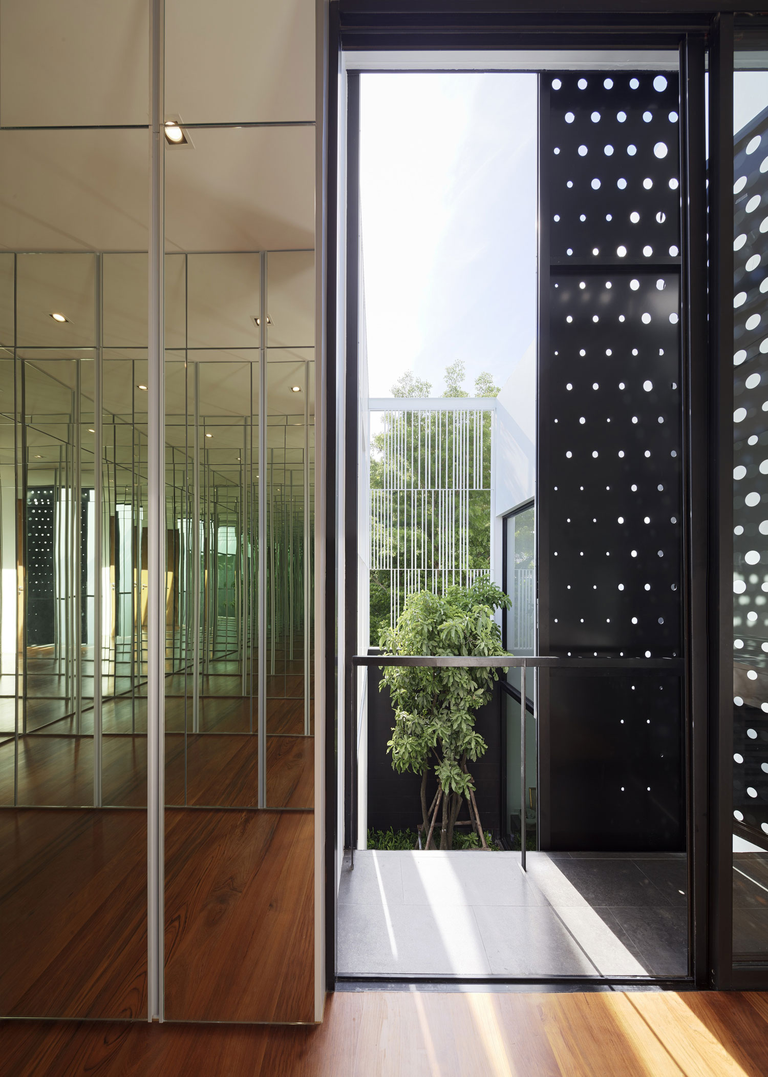 A Stunning Modern Tropical House in the Suburbs of Bangkok, Thailand by Ayutt and Associates Design (19)
