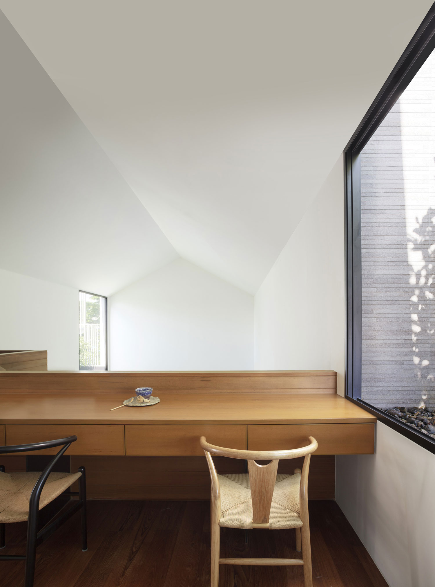 A Stunning Modern Tropical House in the Suburbs of Bangkok, Thailand by Ayutt and Associates Design (23)