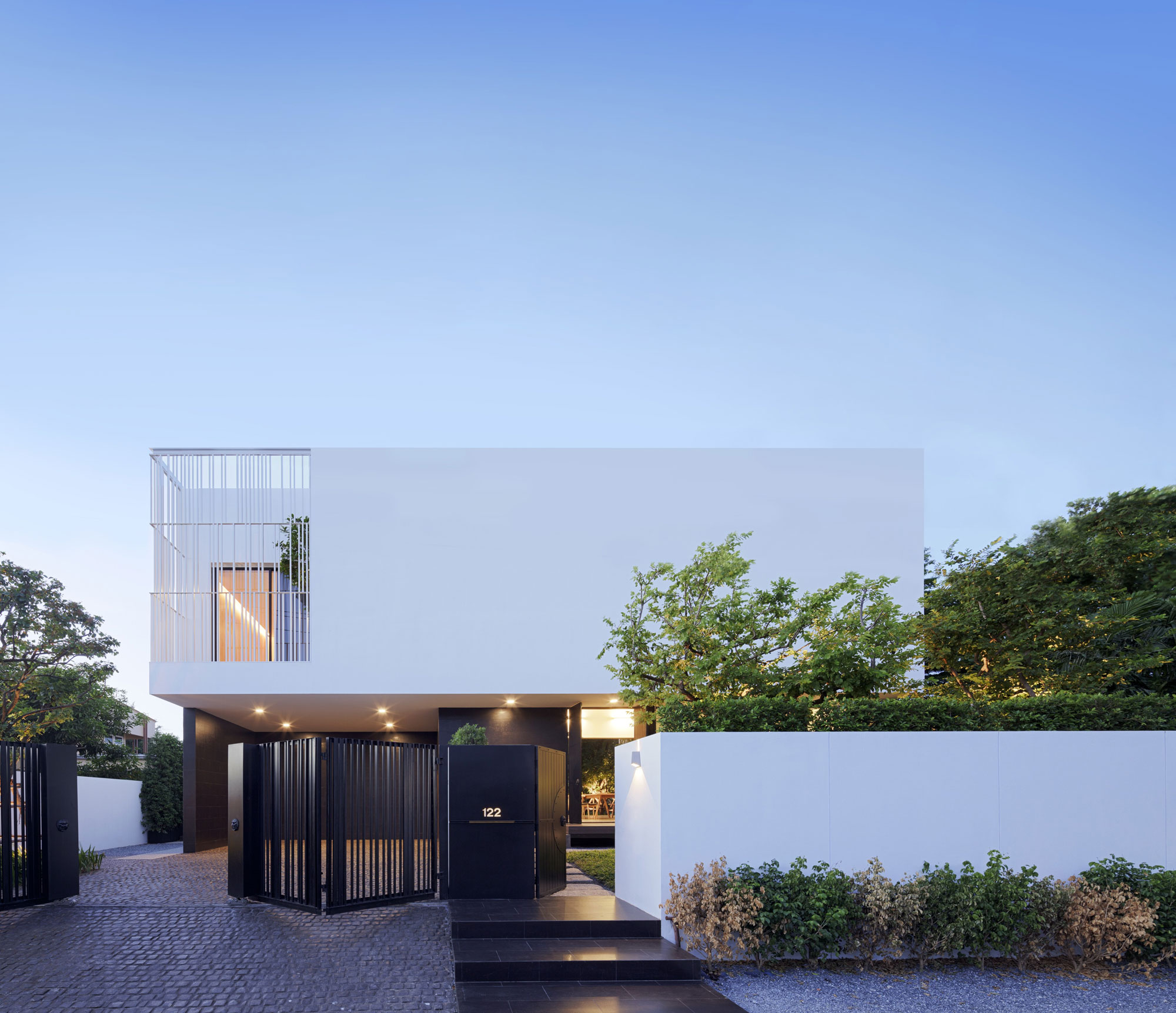 A Stunning Modern Tropical House in the Suburbs of Bangkok, Thailand by Ayutt and Associates Design (27)