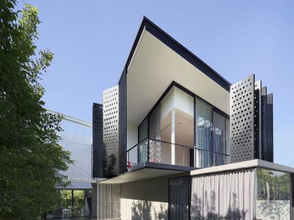 A Stunning Modern Tropical House in the Suburbs of Bangkok, Thailand by Ayutt and Associates Design (4)