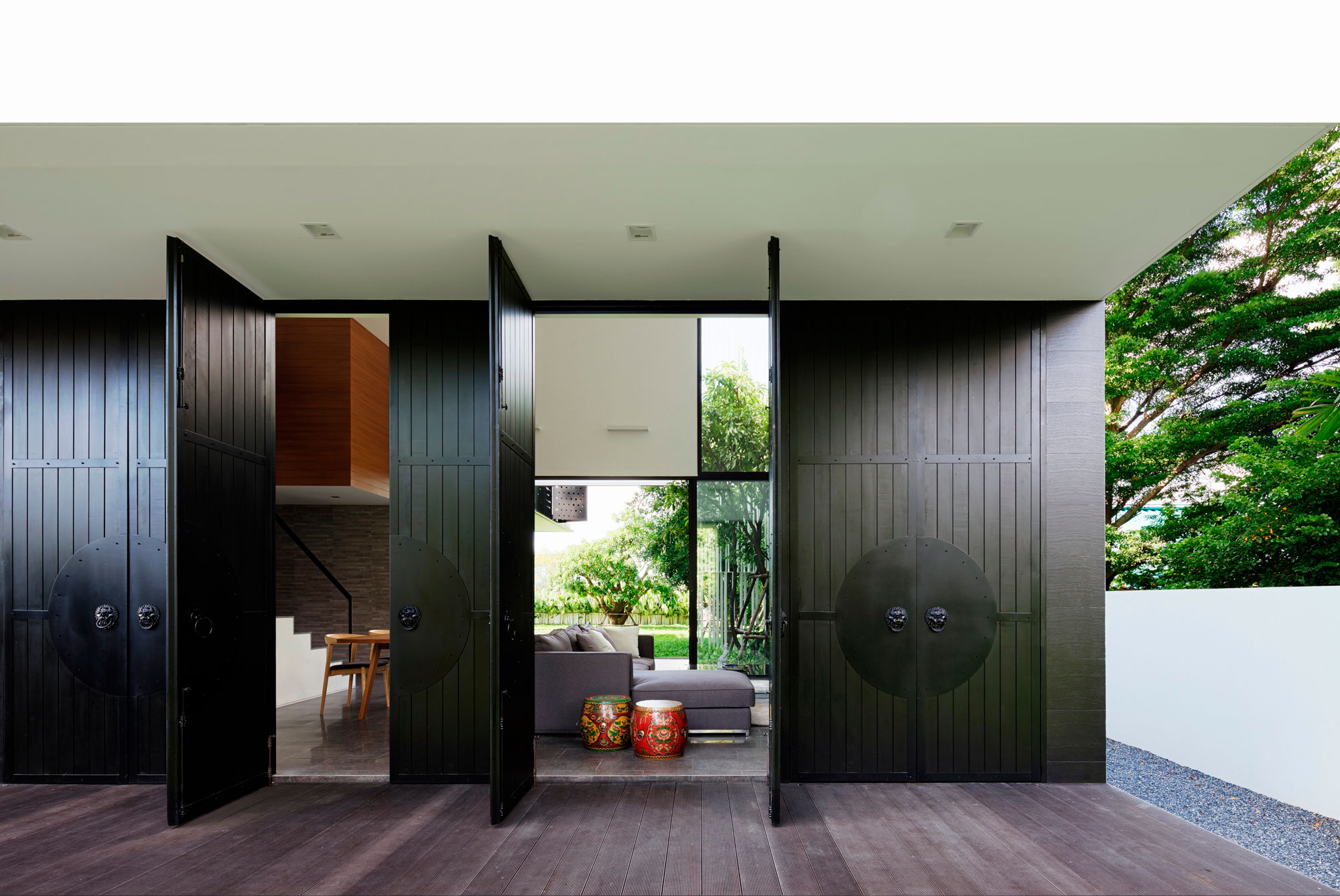 A Stunning Modern Tropical House in the Suburbs of Bangkok, Thailand by Ayutt and Associates Design (9)
