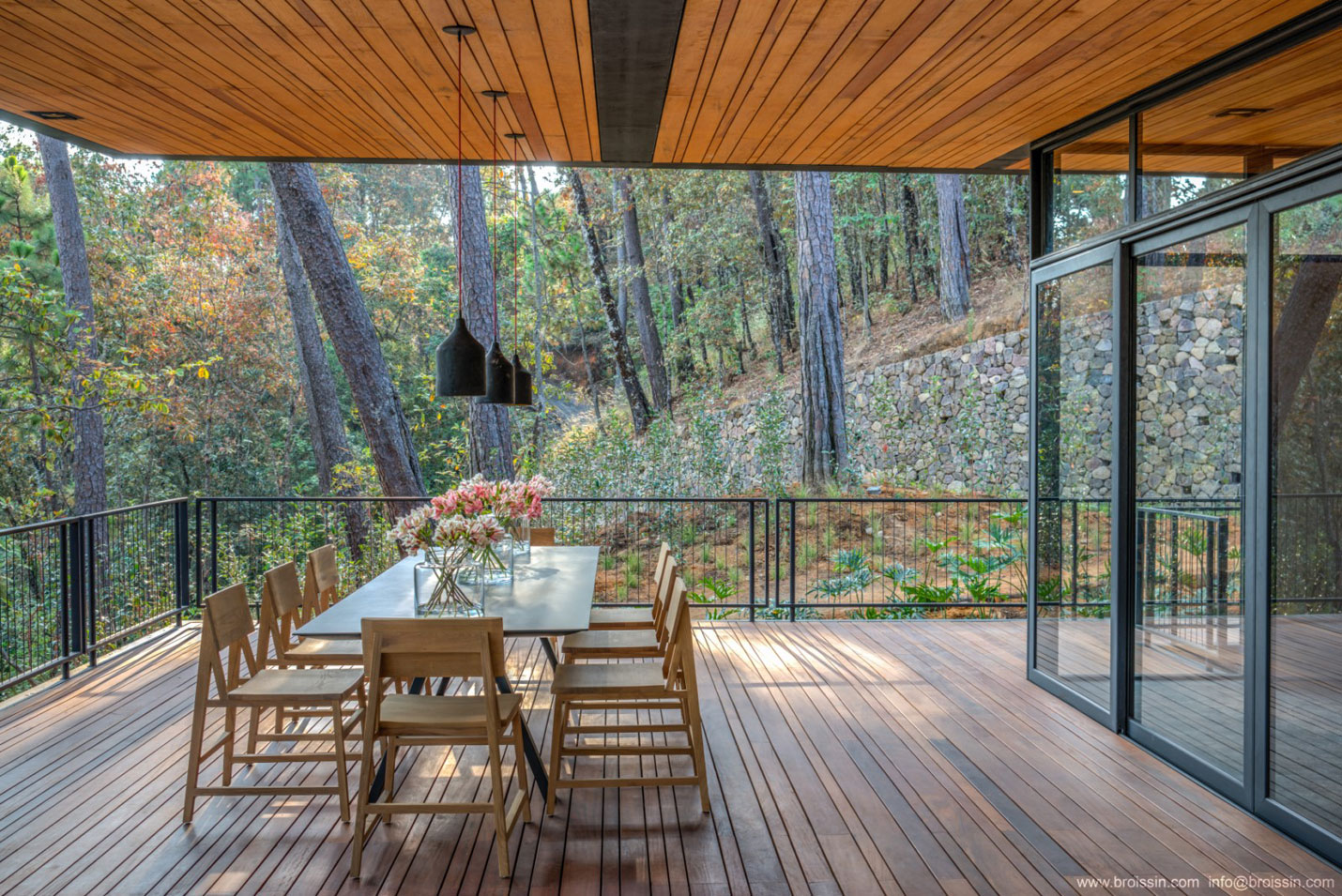A Stunning Woodland Home Under the Trees in Avándaro, México by BROISSINarchitects (10)