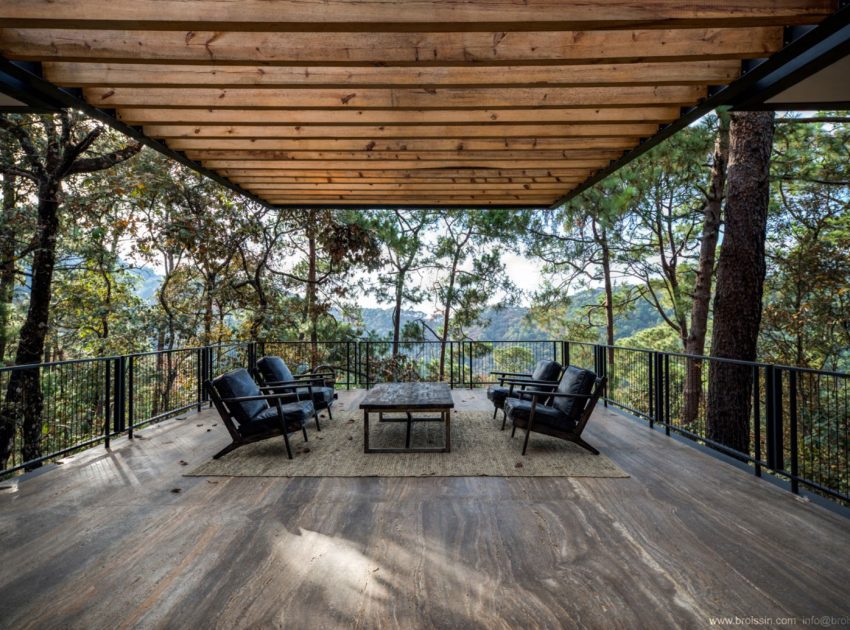 A Stunning Woodland Home Under the Trees in Avándaro, México by BROISSINarchitects (12)