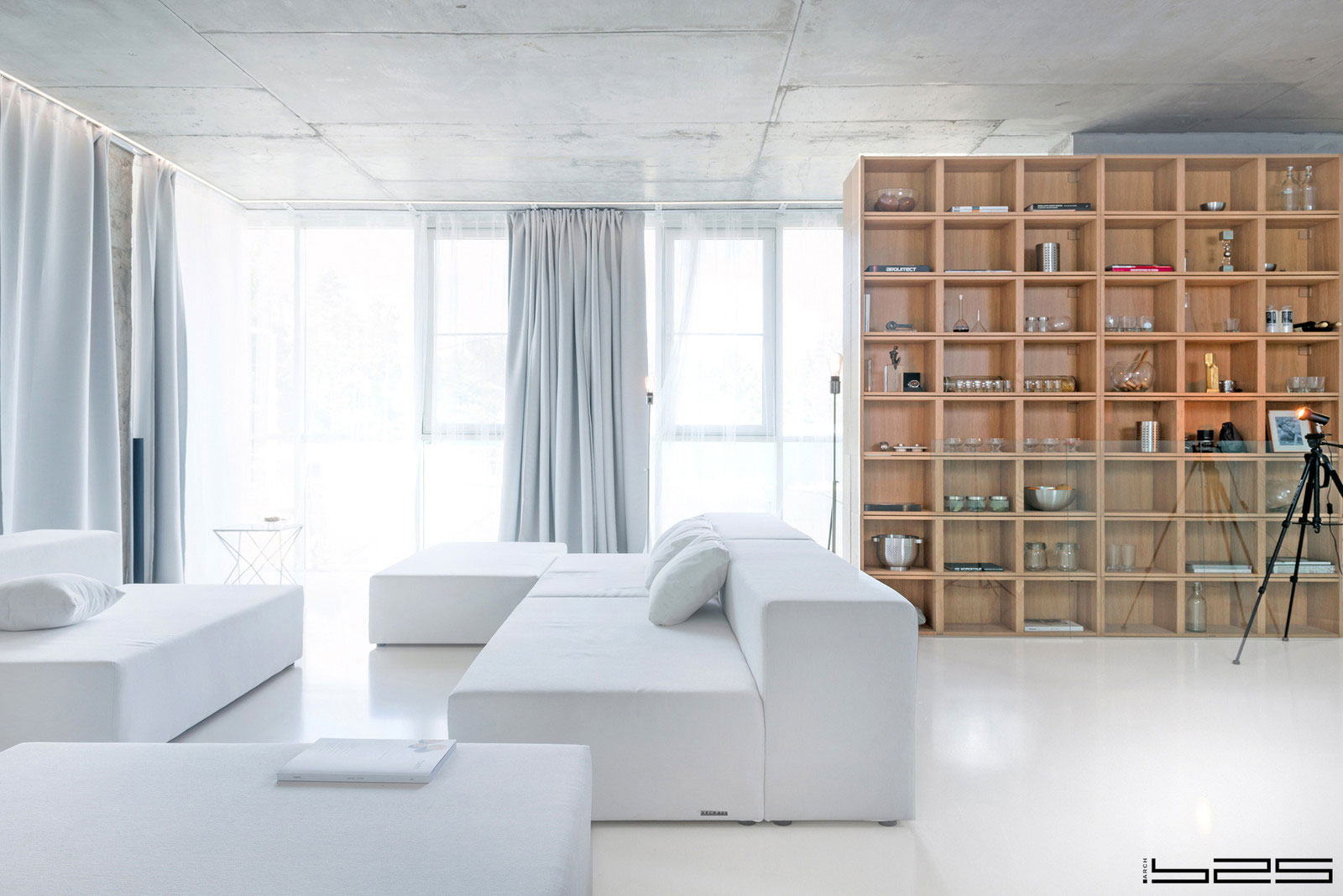 A Stylish Apartment with Concrete Walls and Glass Elements in Moscow, Russia by ARCH (1)