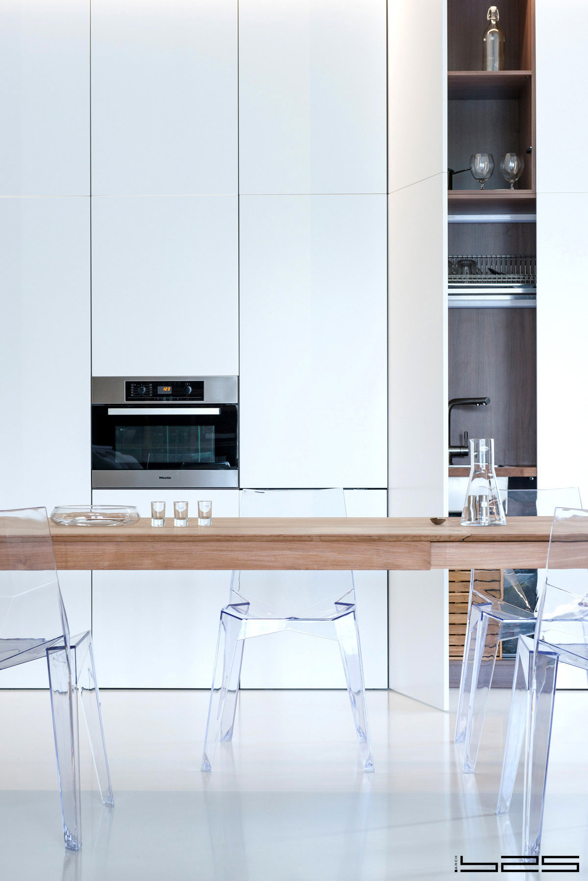 A Stylish Apartment with Concrete Walls and Glass Elements in Moscow, Russia by ARCH (11)