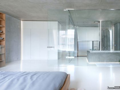 A Stylish Apartment with Concrete Walls and Glass Elements in Moscow, Russia by ARCH (20)