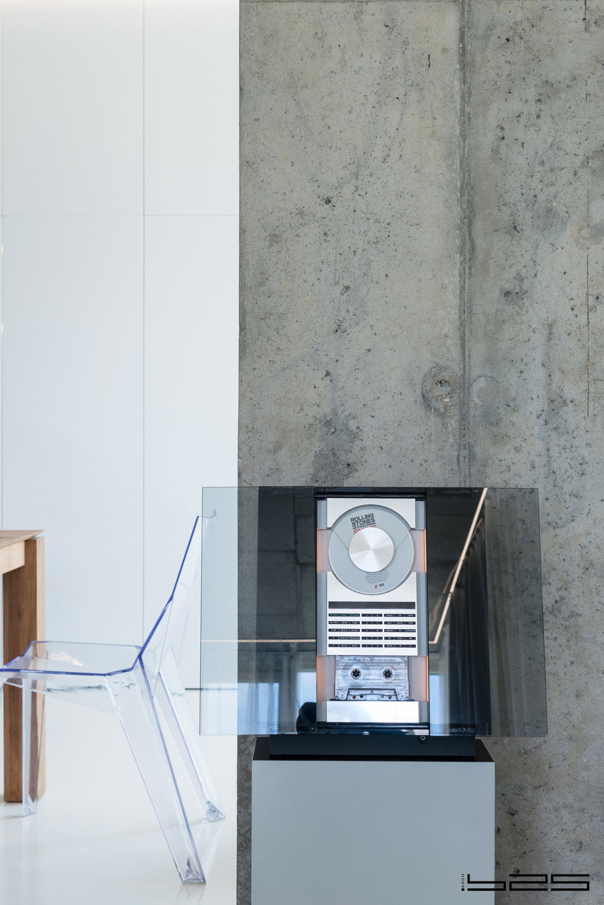 A Stylish Apartment with Concrete Walls and Glass Elements in Moscow, Russia by ARCH (3)