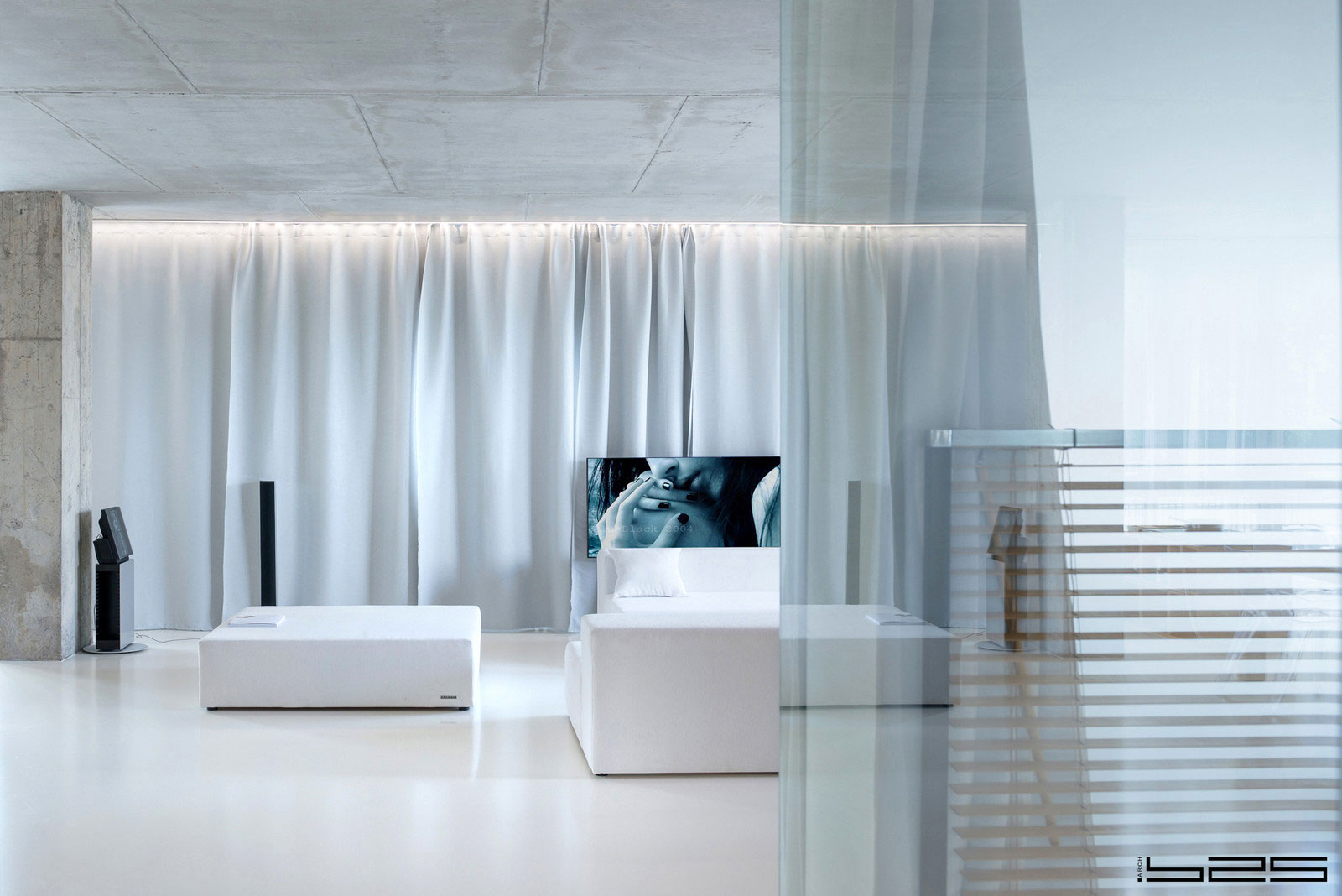 A Stylish Apartment with Concrete Walls and Glass Elements in Moscow, Russia by ARCH (5)