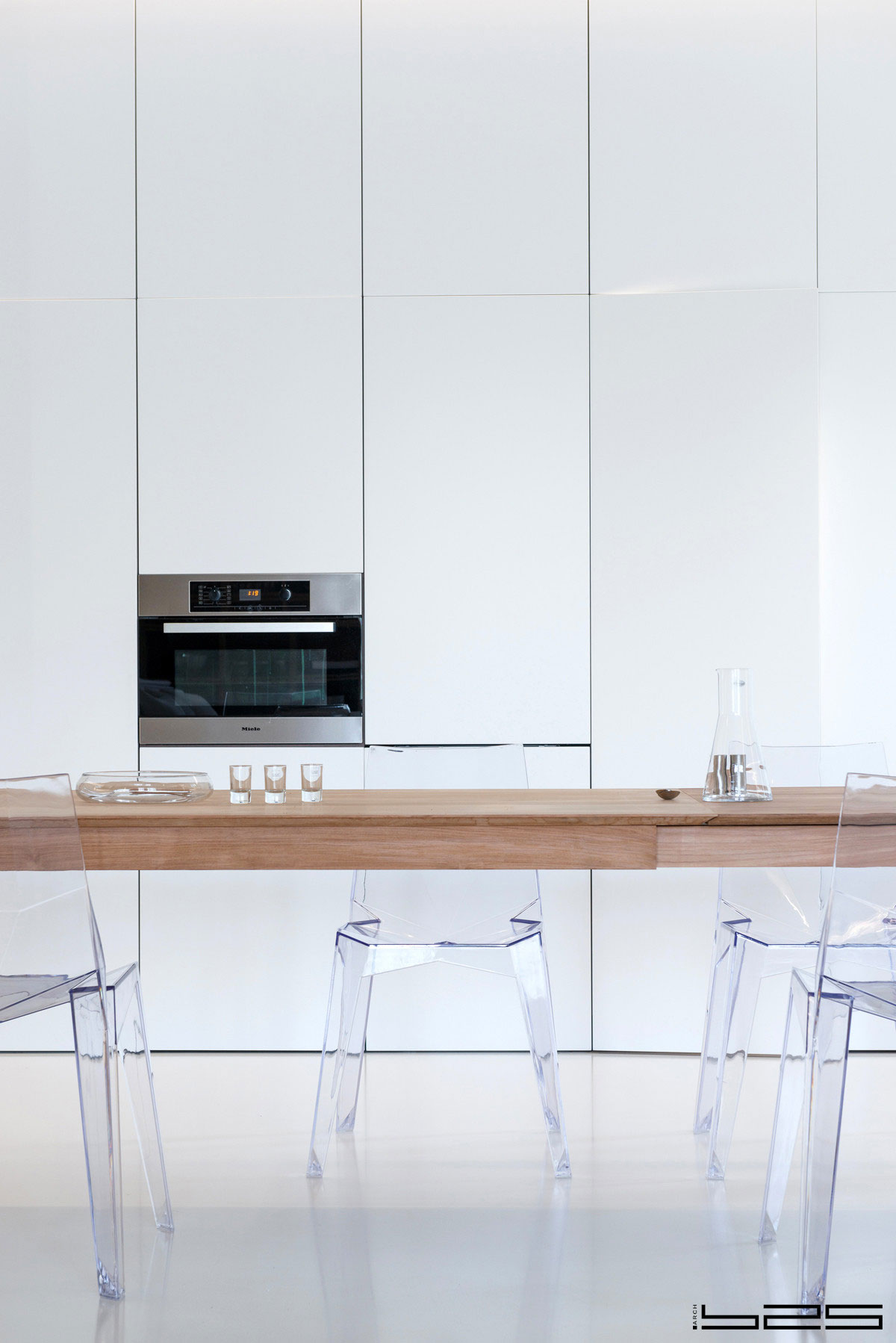 A Stylish Apartment with Concrete Walls and Glass Elements in Moscow, Russia by ARCH (9)