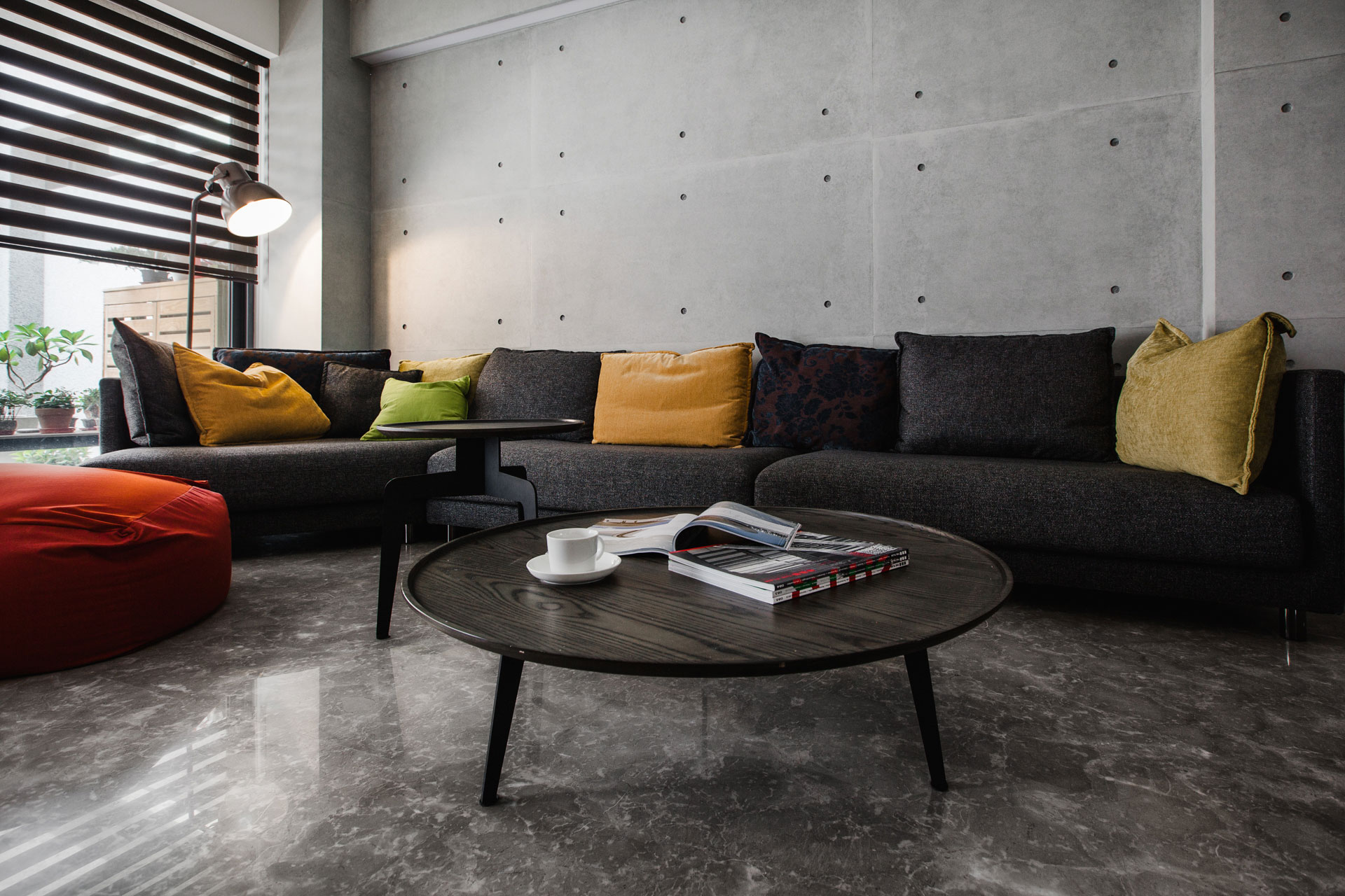 A Stylish Contemporary Apartment in Kaohsiung City, Taiwan by PMD (2)