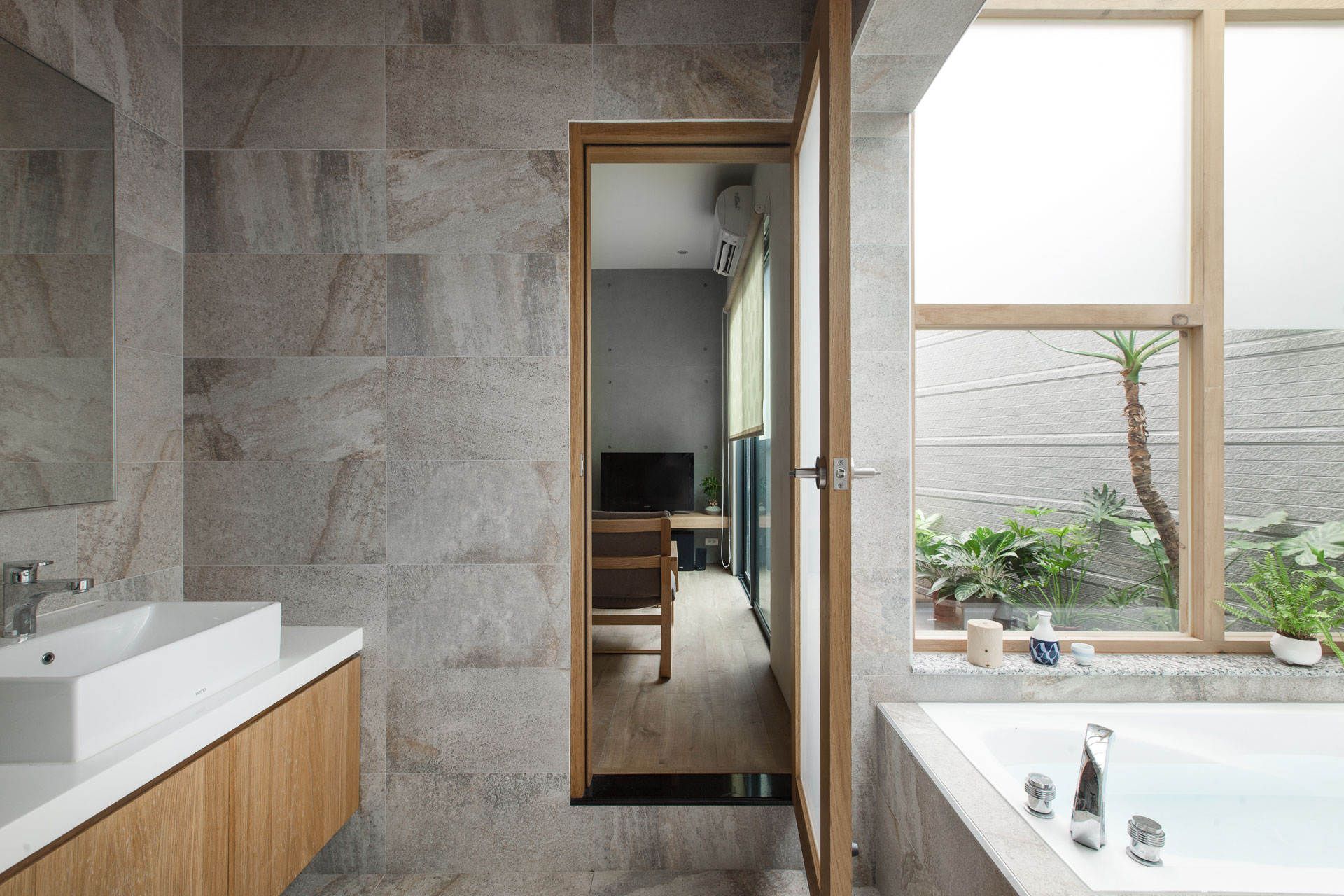 A Stylish Contemporary Apartment in Kaohsiung City, Taiwan by PMD (25)