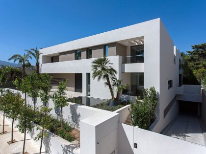 A Stylish Contemporary Home Drenched in Natural Light in Athens, Greece by Moustroufis Architects (1)