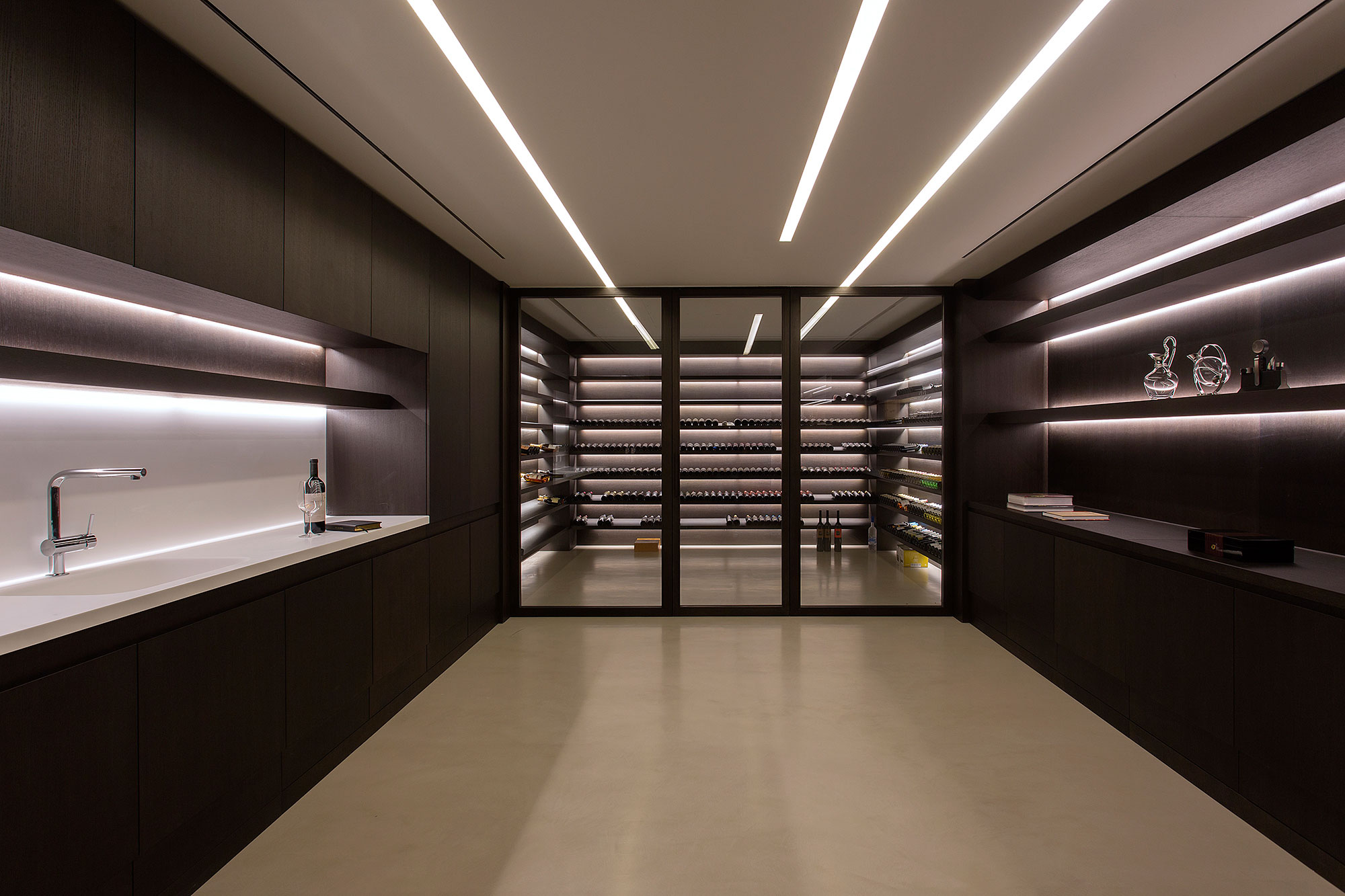 A Stylish Contemporary Home Drenched in Natural Light in Athens, Greece by Moustroufis Architects (18)