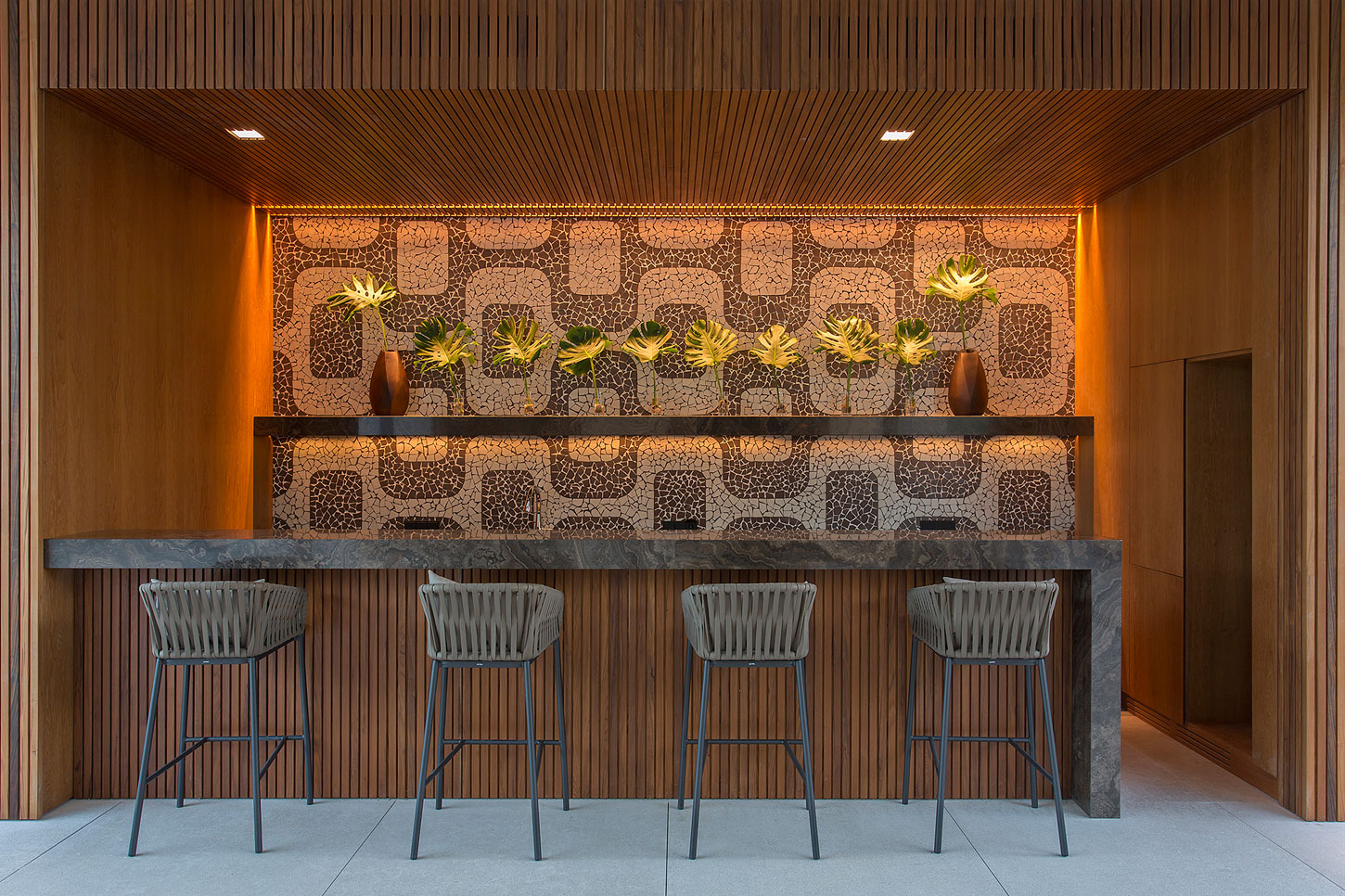 A Stylish Contemporary Home Drenched in Natural Light in Athens, Greece by Moustroufis Architects (20)