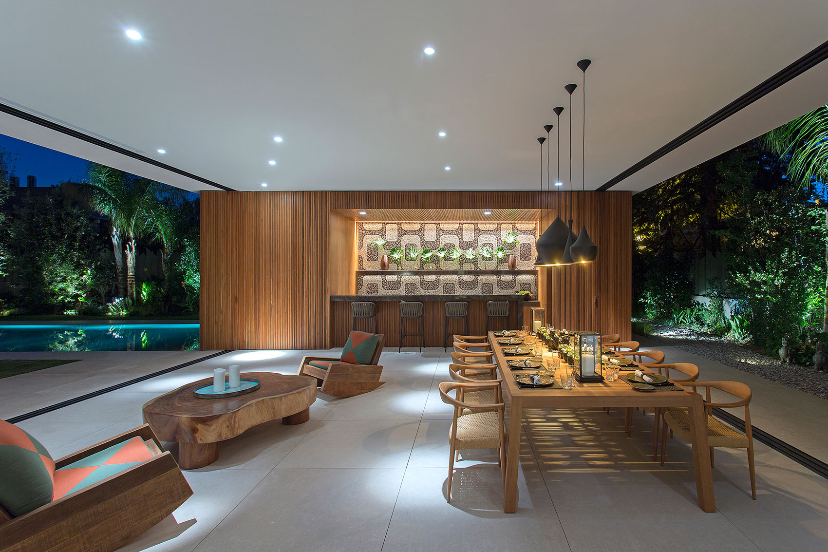 A Stylish Contemporary Home Drenched in Natural Light in Athens, Greece by Moustroufis Architects (21)