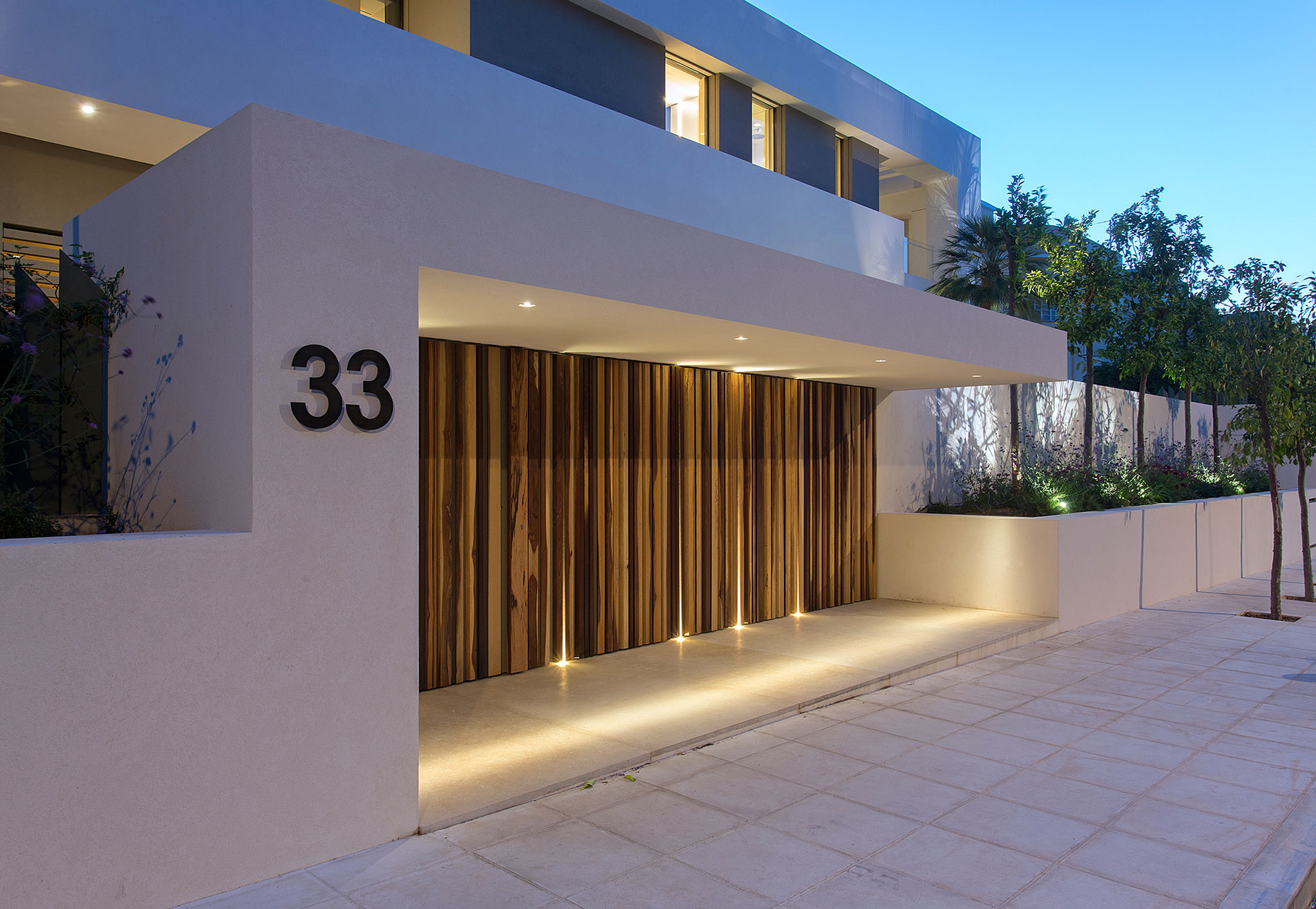 A Stylish Contemporary Home Drenched in Natural Light in Athens, Greece by Moustroufis Architects (29)