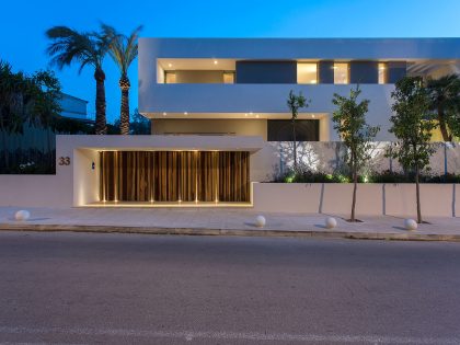 A Stylish Contemporary Home Drenched in Natural Light in Athens, Greece by Moustroufis Architects (30)