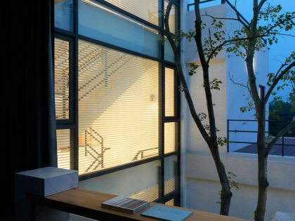 A Stylish Contemporary Home Full of Elegant Simplicity in Yun-Lin County, Taiwan by MORI design (49)