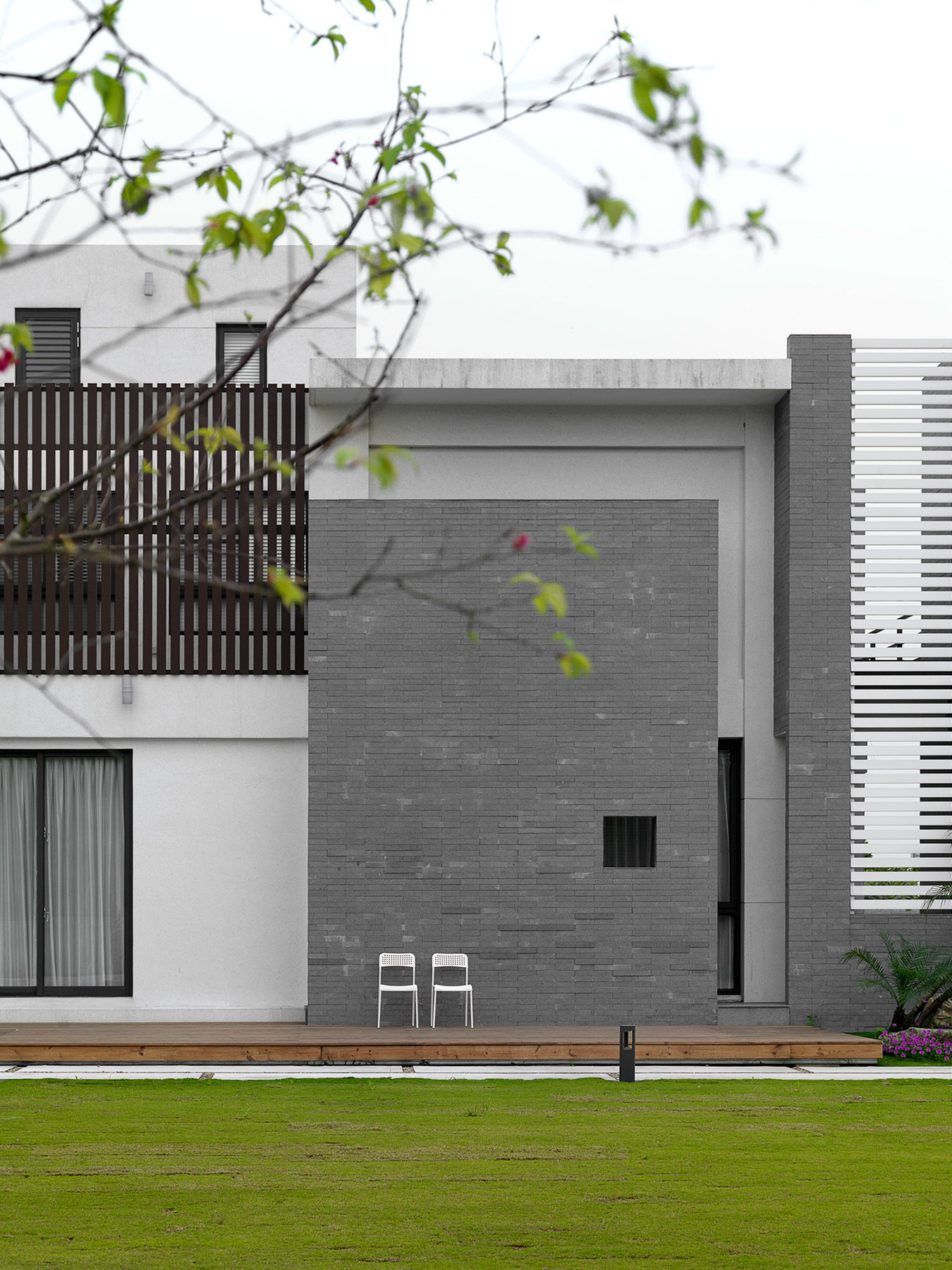 A Stylish Contemporary Home Full of Elegant Simplicity in Yun-Lin County, Taiwan by MORI design (7)