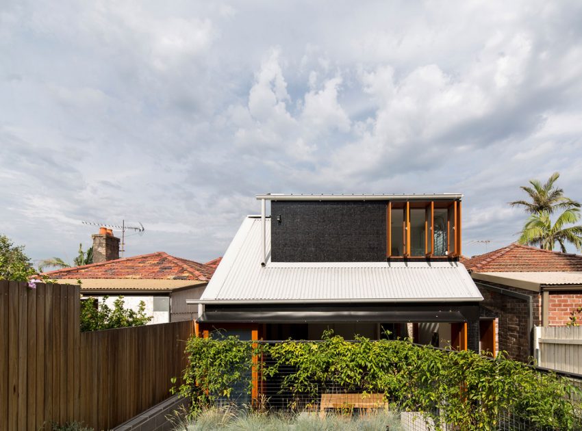 A Stylish Contemporary Home with Dramatic and Playful Features in North Shore, Australia by Carterwilliamson Architects (1)