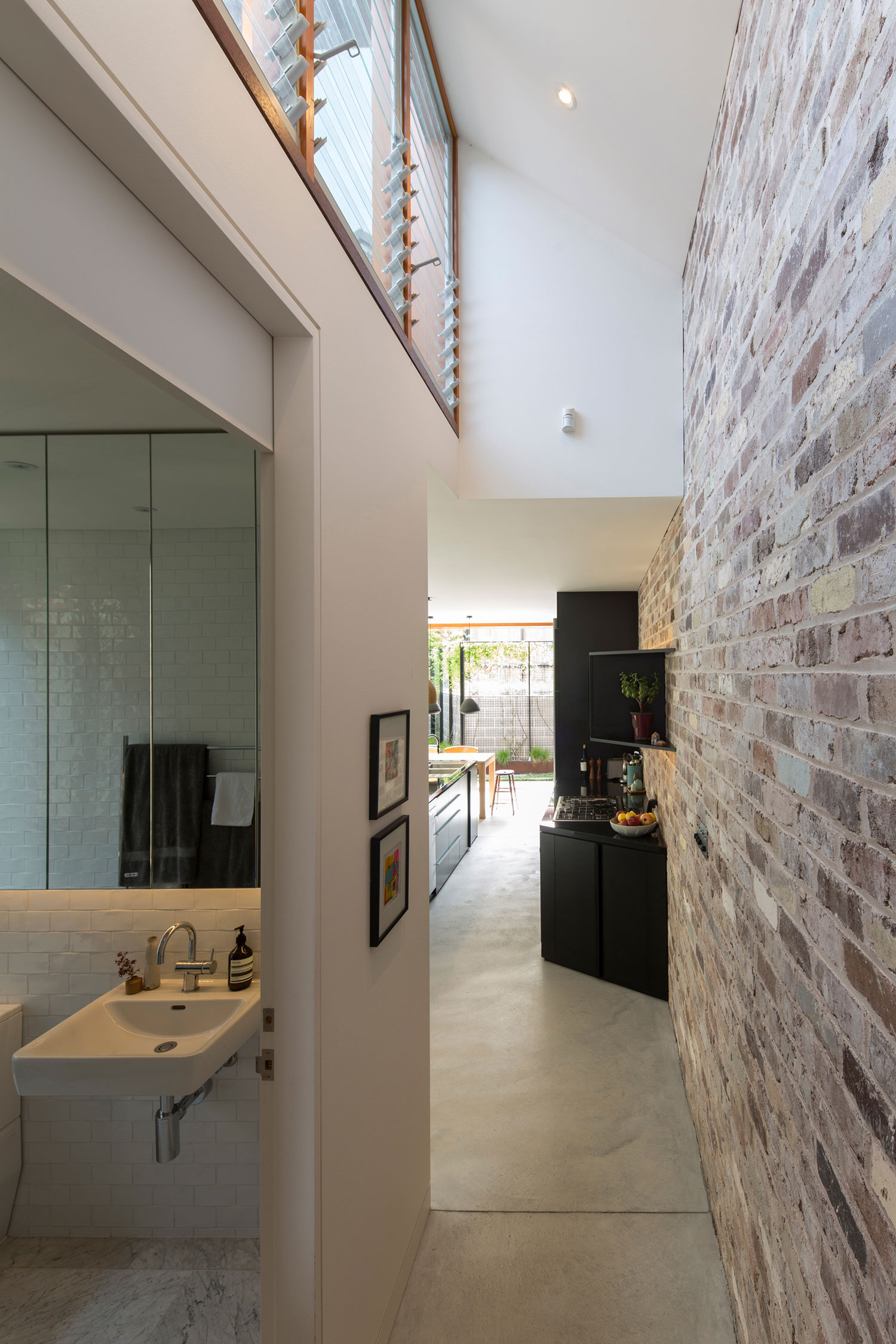 A Stylish Contemporary Home with Dramatic and Playful Features in North Shore, Australia by Carterwilliamson Architects (11)