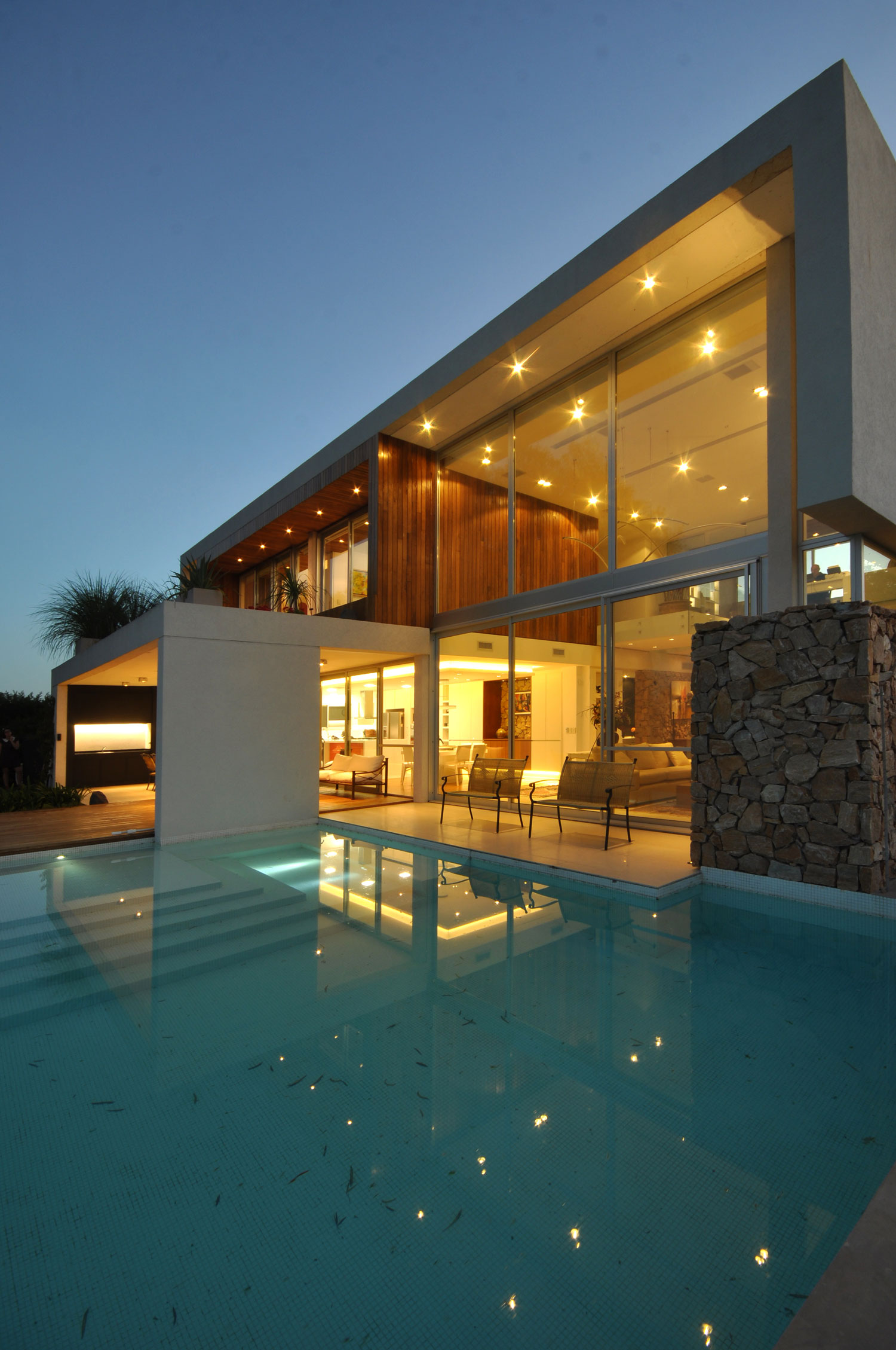 A Stylish Contemporary Home with Exquisite Taste in Tigre, Buenos Aires by Vanguarda Architects (17)