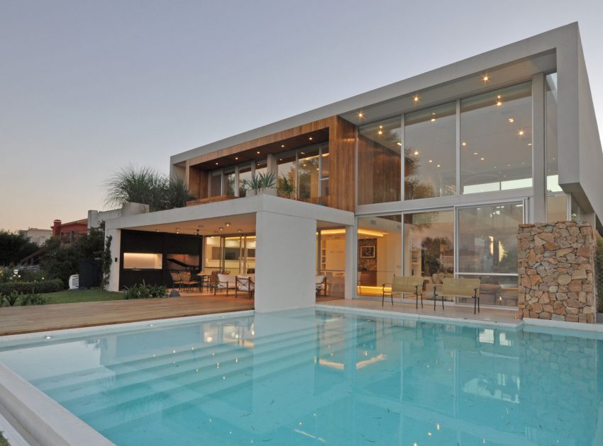 A Stylish Contemporary Home with Exquisite Taste in Tigre, Buenos Aires by Vanguarda Architects (18)