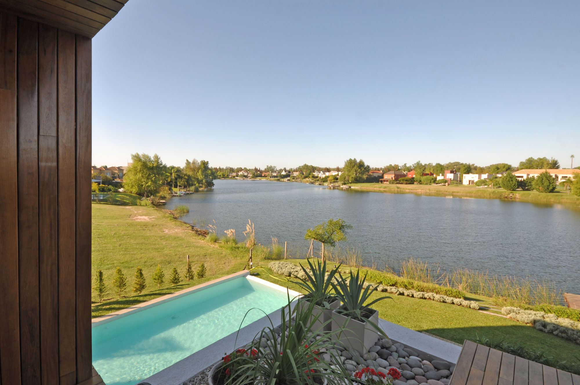 A Stylish Contemporary Home with Exquisite Taste in Tigre, Buenos Aires by Vanguarda Architects (2)
