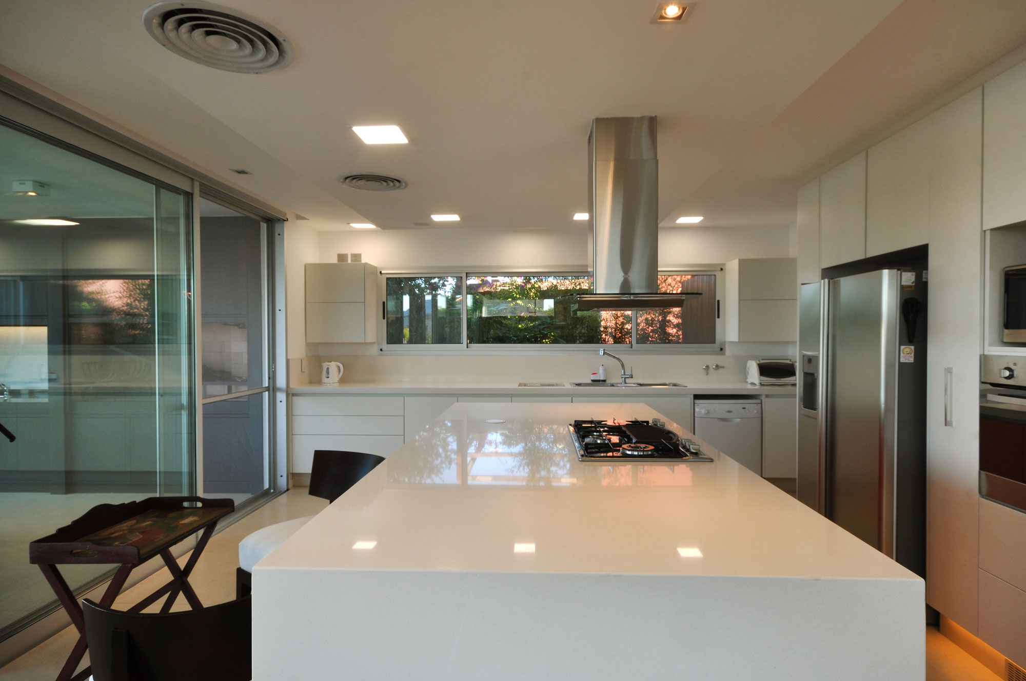 A Stylish Contemporary Home with Exquisite Taste in Tigre, Buenos Aires by Vanguarda Architects (7)