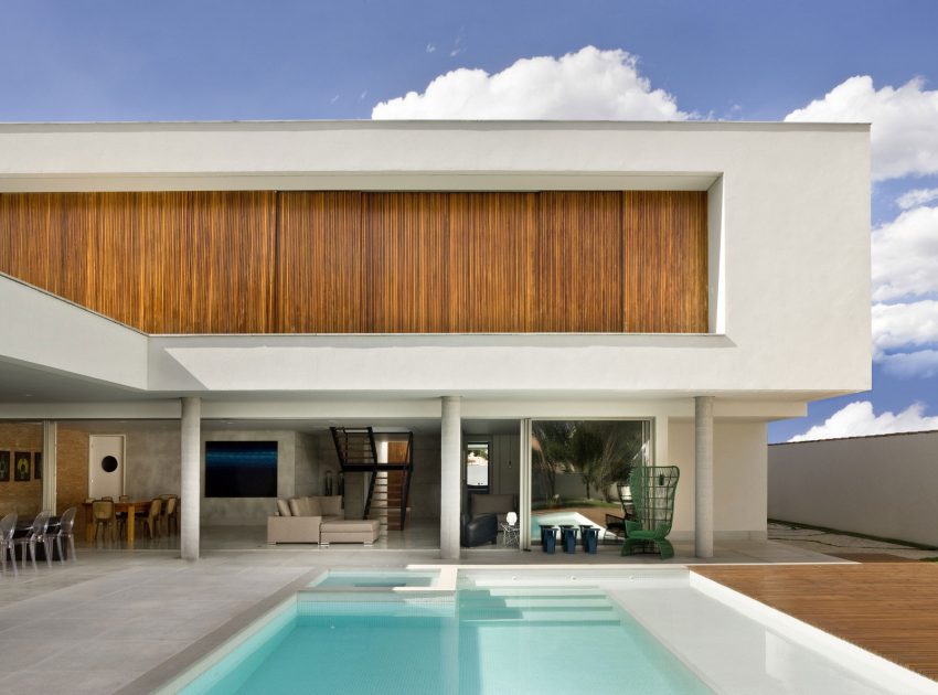 A Stylish Contemporary Home with Simple Lines and Overlapping Volumes in Brasilia by Patricia Almeida Arquitetura (2)