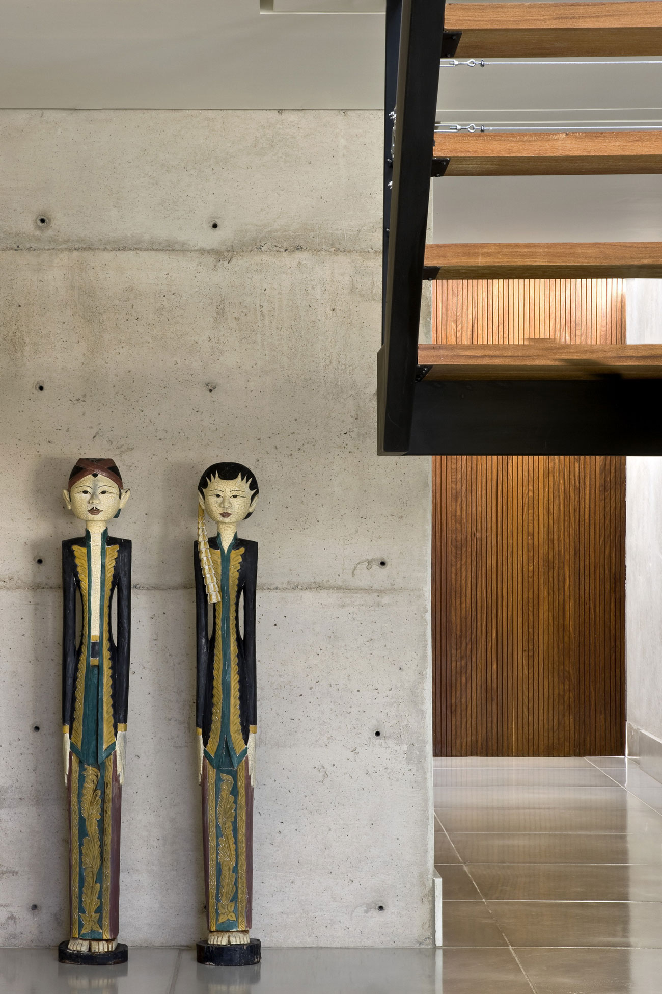 A Stylish Contemporary Home with Simple Lines and Overlapping Volumes in Brasilia by Patricia Almeida Arquitetura (5)