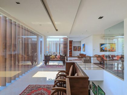 A Stylish Contemporary Home with Spacious Interiors in Chhatarpur, India by DADA & Partners (10)