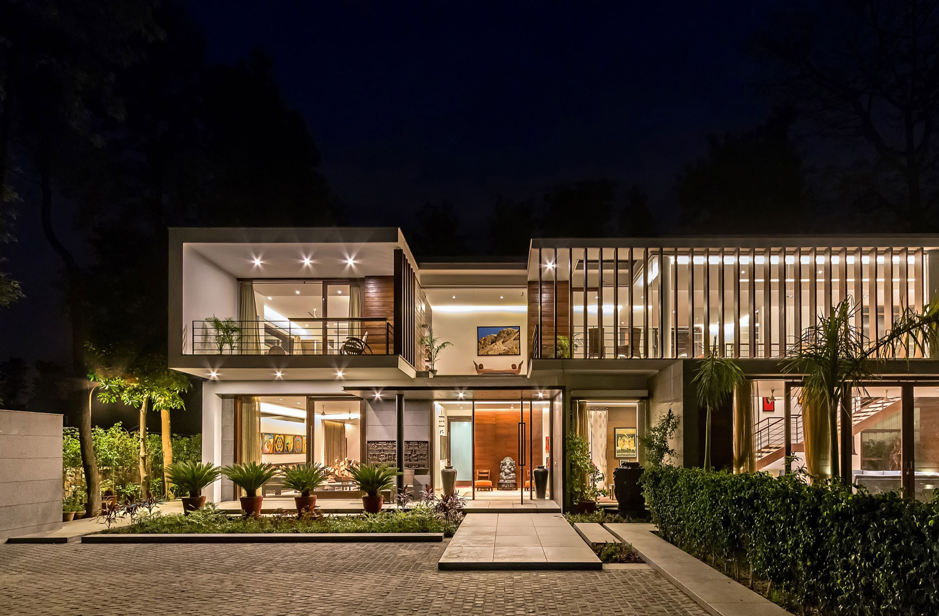A Stylish Contemporary Home with Spacious Interiors in Chhatarpur, India by DADA & Partners (14)