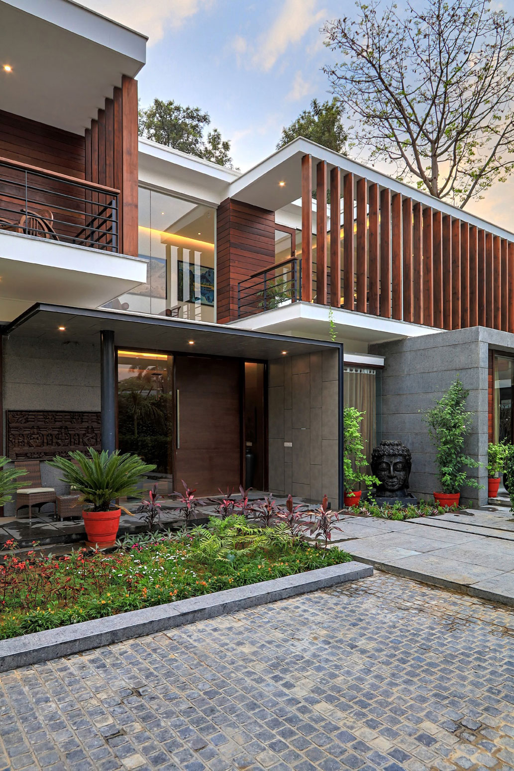 A Stylish Contemporary Home with Spacious Interiors in Chhatarpur, India by DADA & Partners (2)