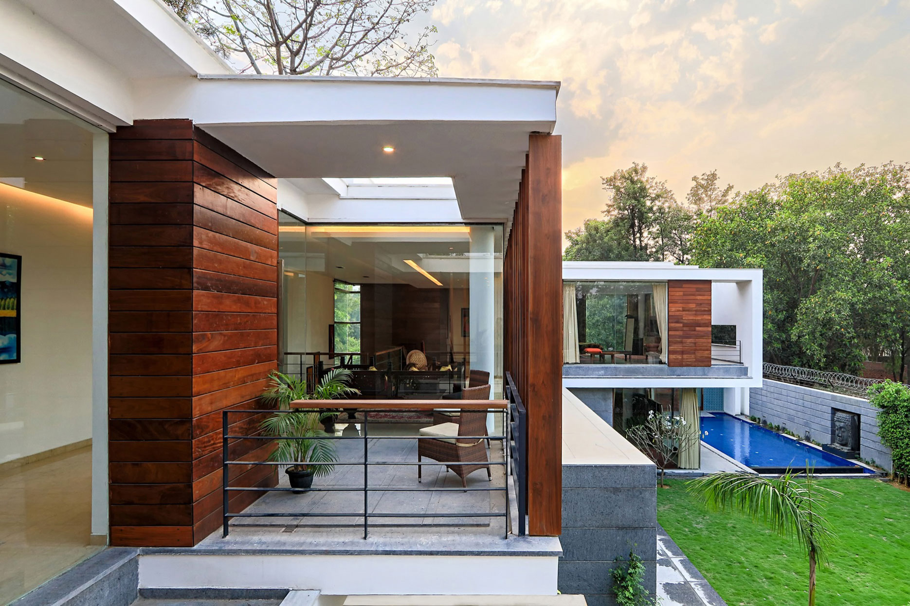 A Stylish Contemporary Home with Spacious Interiors in Chhatarpur, India by DADA & Partners (5)