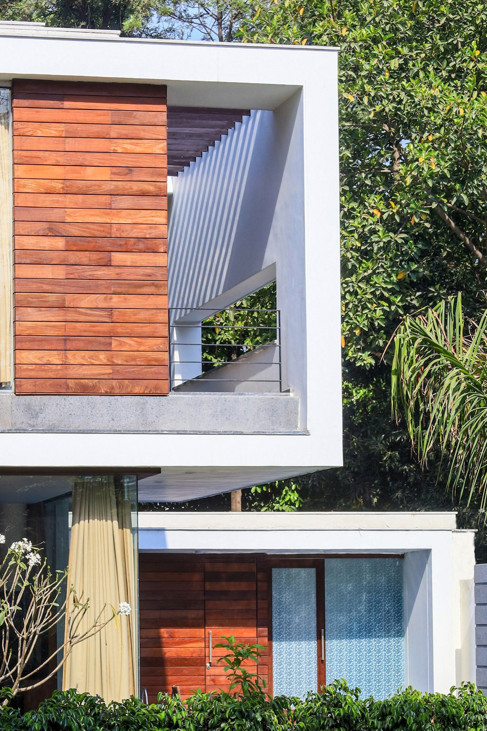 A Stylish Contemporary Home with Spacious Interiors in Chhatarpur, India by DADA & Partners (9)