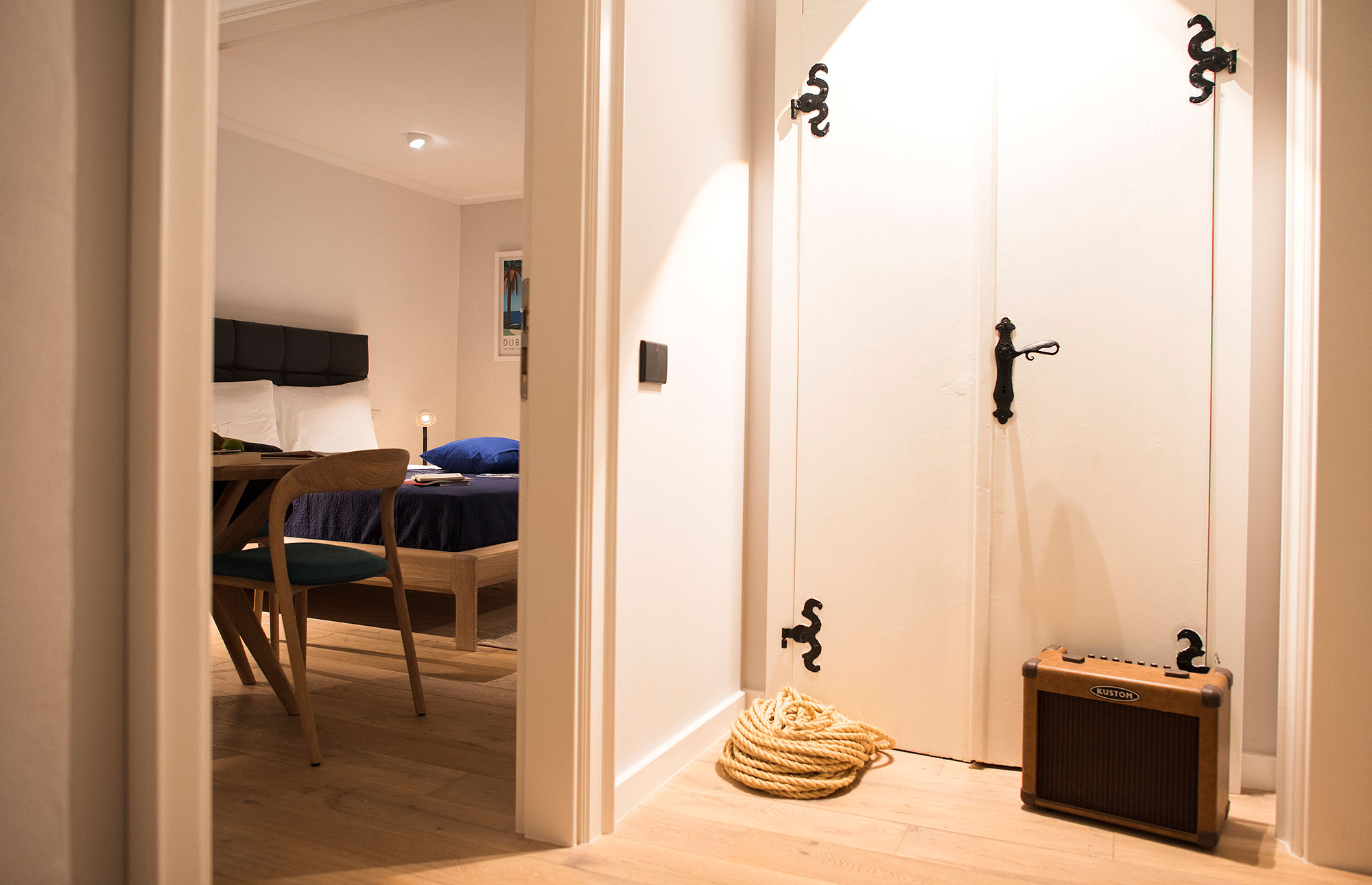 A Stylish Contemporary Home with Warm Atmosphere in Dubrovnik, Croatia by FO4A Architecture (20)