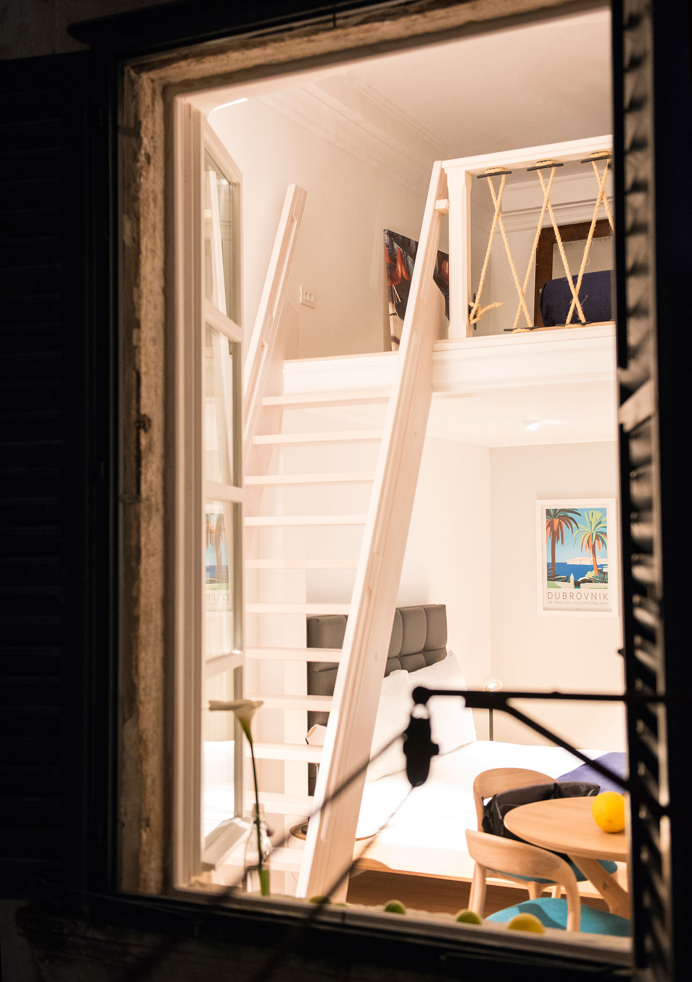 A Stylish Contemporary Home with Warm Atmosphere in Dubrovnik, Croatia by FO4A Architecture (22)