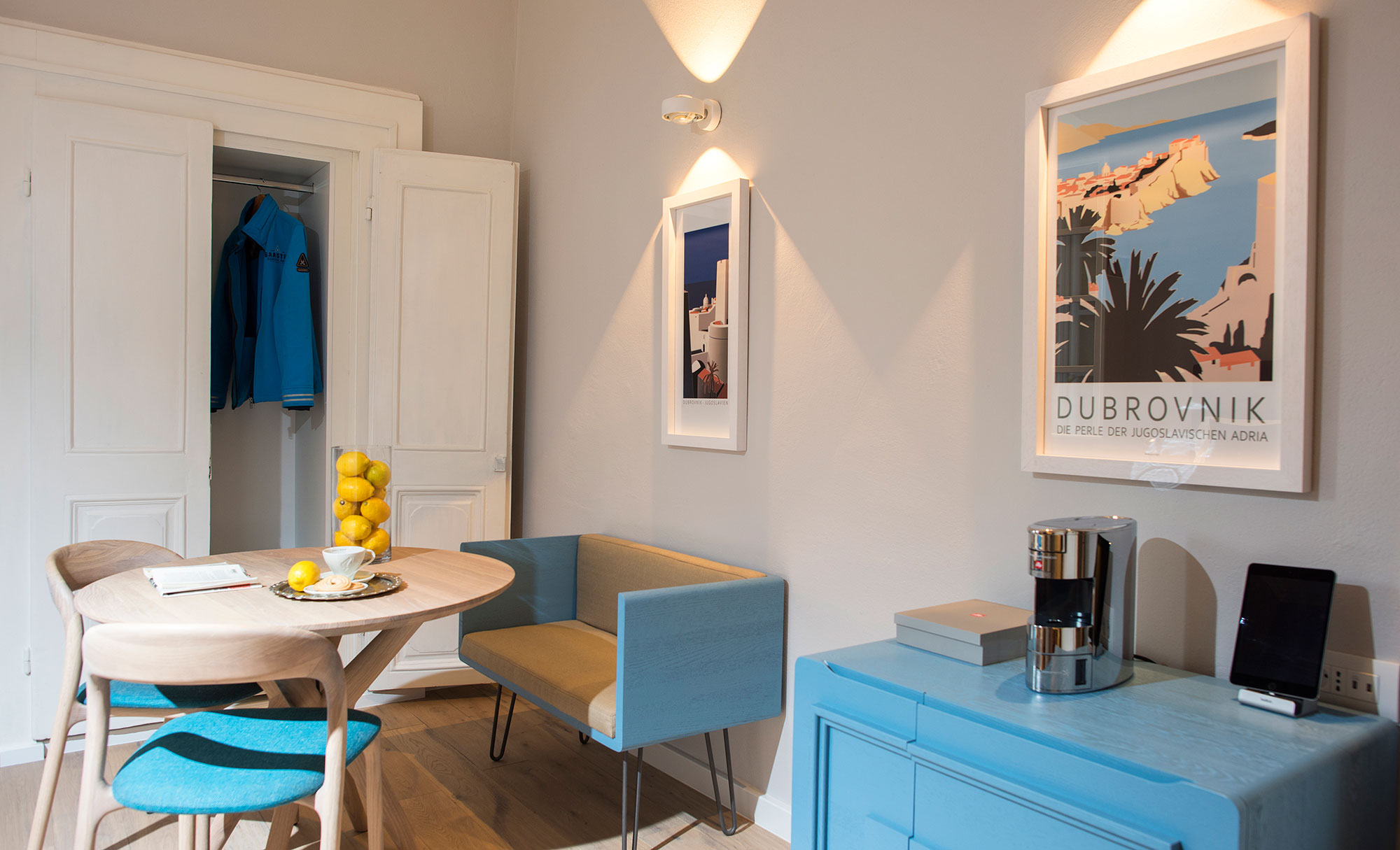 A Stylish Contemporary Home with Warm Atmosphere in Dubrovnik, Croatia by FO4A Architecture (4)